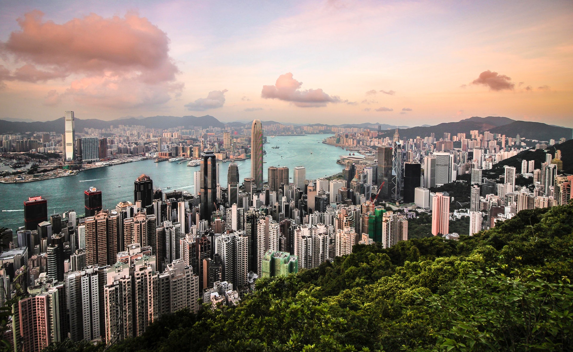 香港今年在《全球幸福指數報告》中微升一位。 (Florian Wehde /Unsplash) 香港今年在《全球幸福指數報告》中微升一位。 (Florian Wehde /Unsplash)