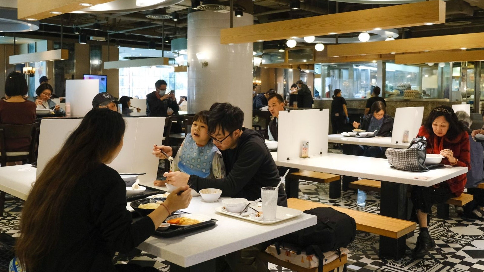 新冠肺炎｜食肆換氣量月底須提升　承建商料僅約5000間限期內完成