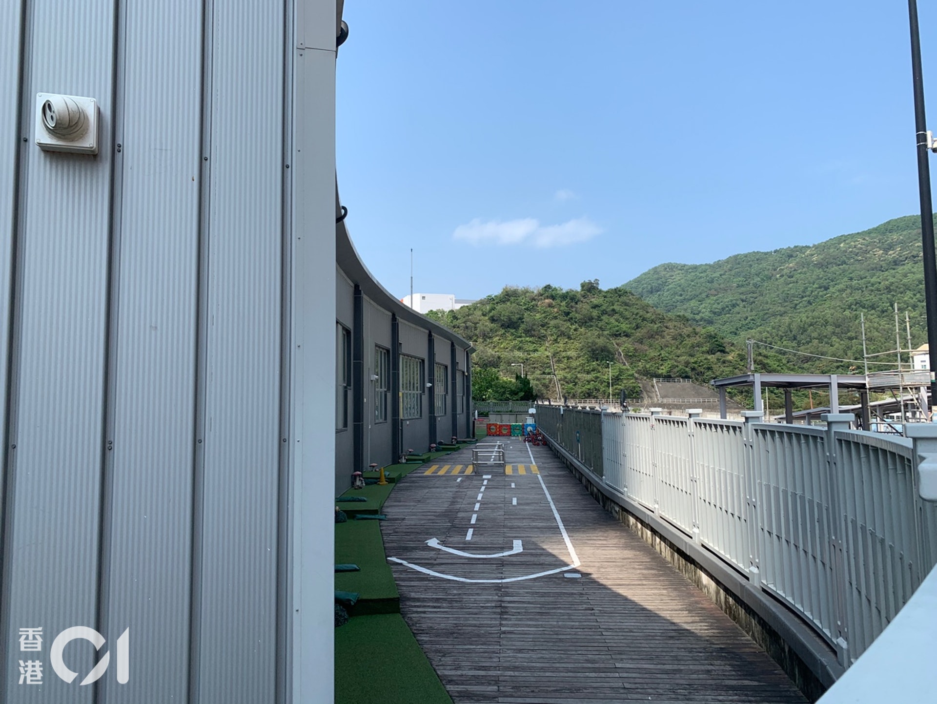 將軍澳綠茵英文(國際)幼稚園有教師確診,學校需要關閉14天。(王潔恩攝) 將軍澳綠茵英文(國際)幼稚園有教師確診,學校需要關閉14天。(王潔恩攝)