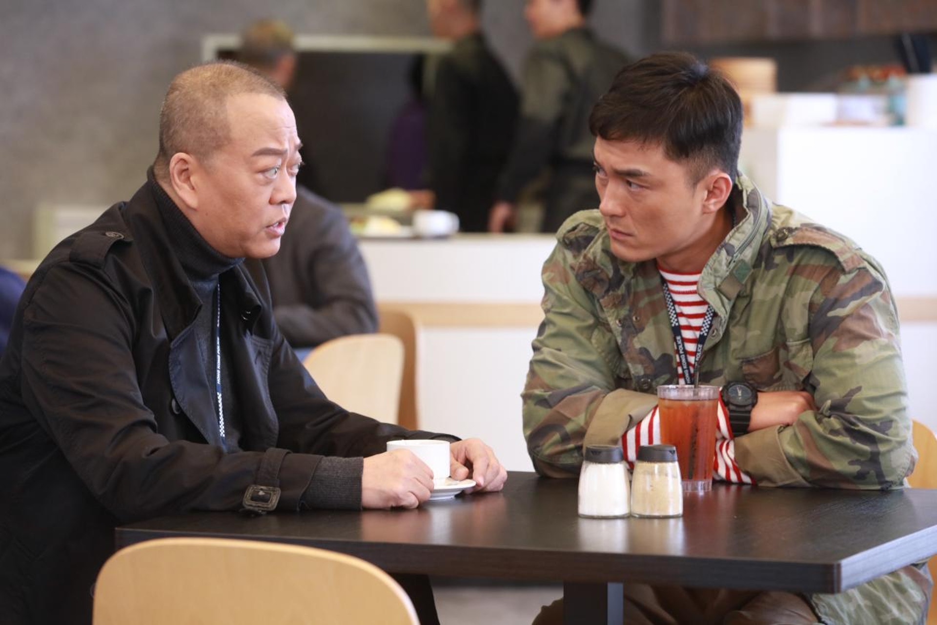 楊明在《伙記辦大事》演出執行及管制組警員/警隊護送組成員。(劇照) 楊明在《伙記辦大事》演出執行及管制組警員/警隊護送組成員。(劇照)