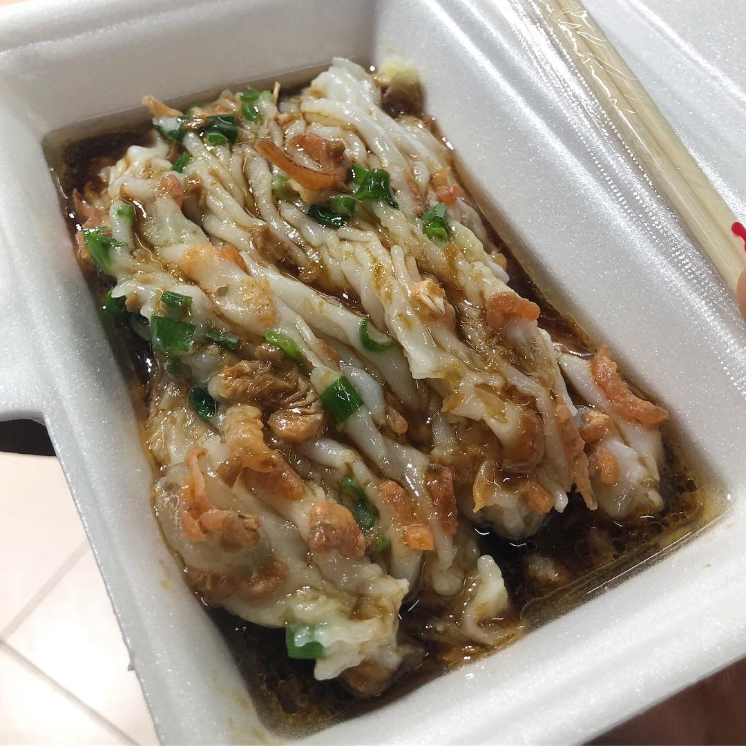 營養師林筠妍建議家長可以用布拉蒸腸粉代替混醬腸粉作為學童的早餐,並加入肉類、蔬菜,令營養均衡。(資料圖片) 營養師林筠妍建議家長可以用布拉蒸腸粉代替混醬腸粉作為學童的早餐,並加入肉類、蔬菜,令營養均衡。(資料圖片)