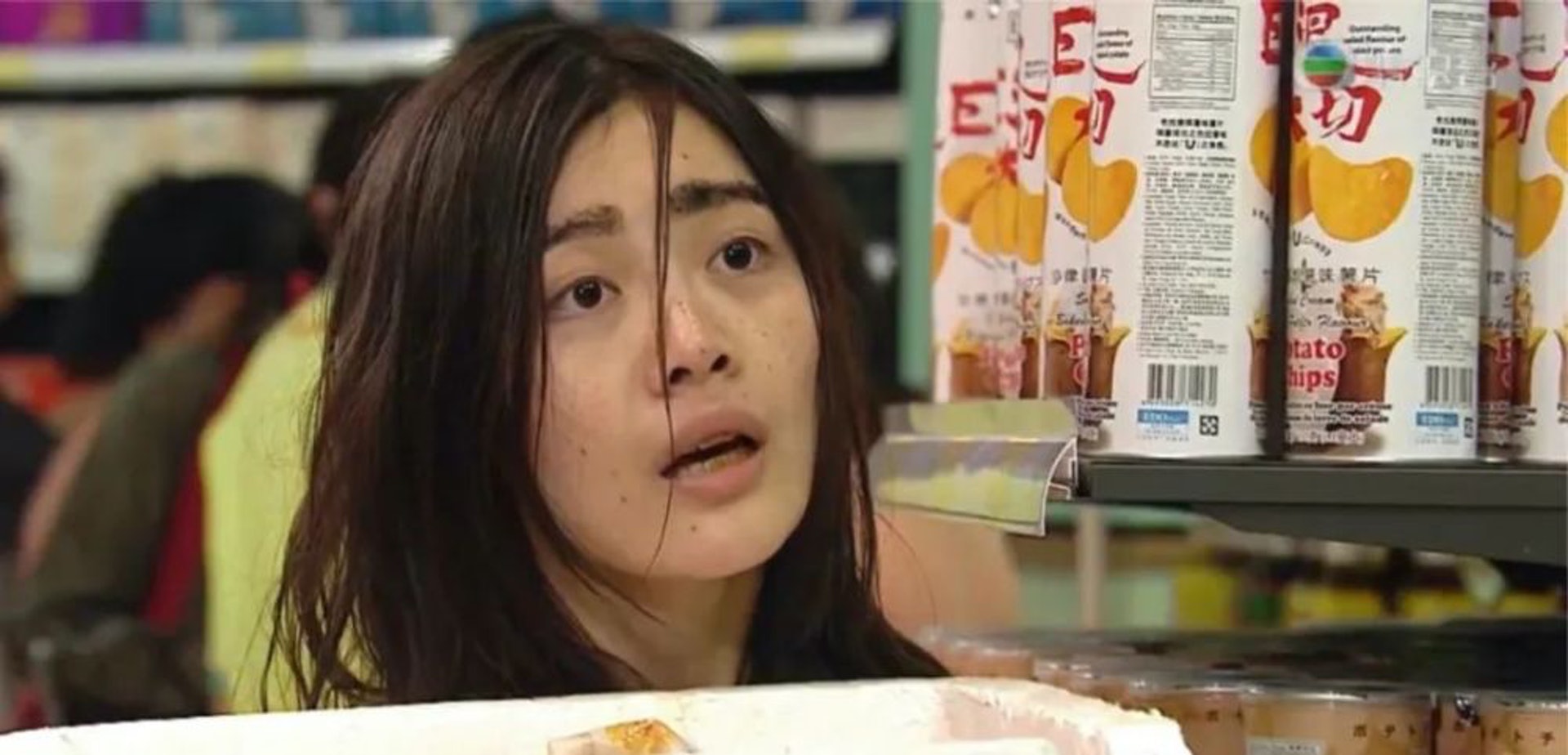 吳沚默在《老表,你好hea!》中飾演醜女「烏笄」。(電視截圖)
