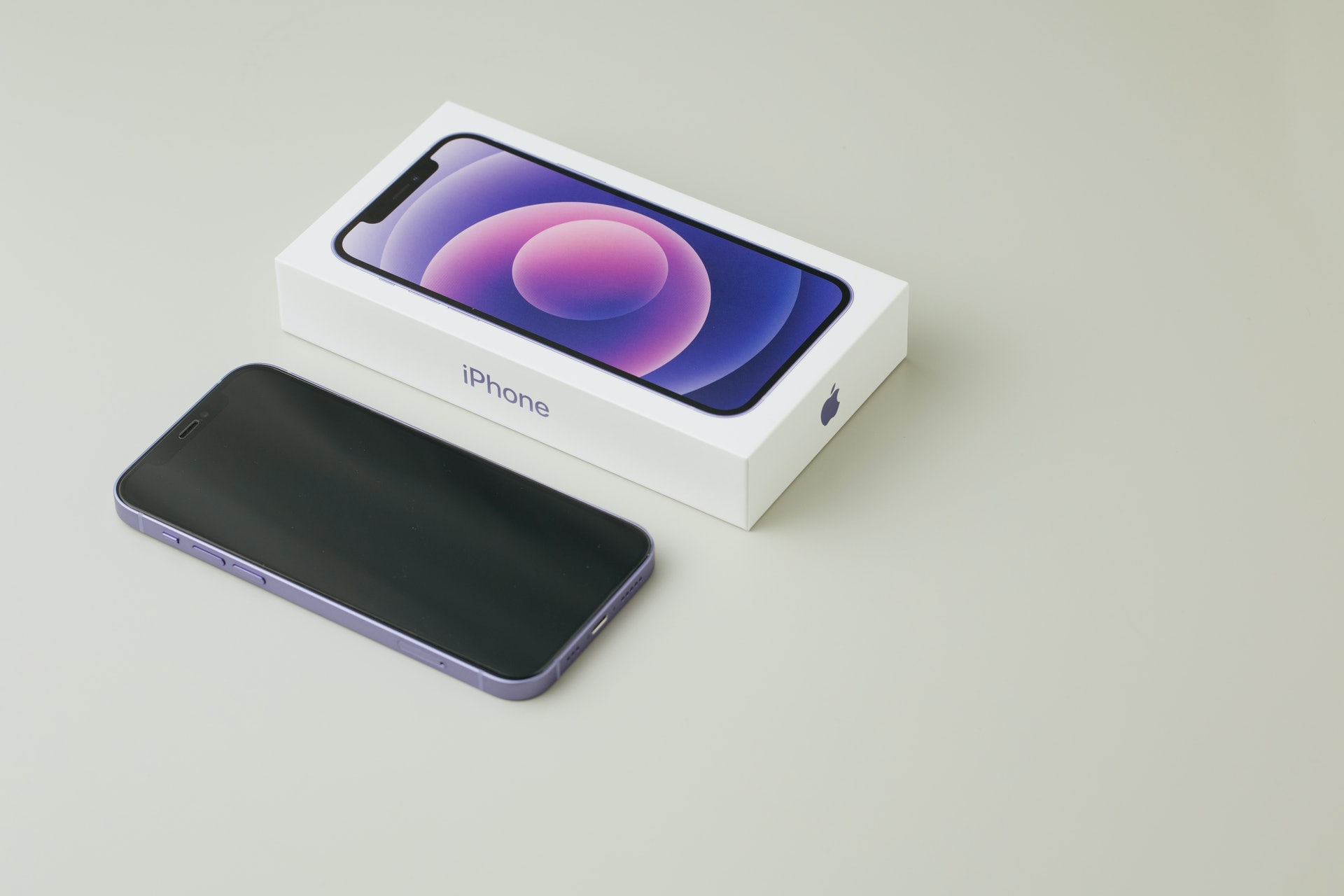 Iphone 12紫色實機開箱超美 香芋紫與iphone 11薰衣草色比較圖輯 Iphone 12紫色實機開箱超美 香芋紫與iphone 11薰衣草色比較圖輯