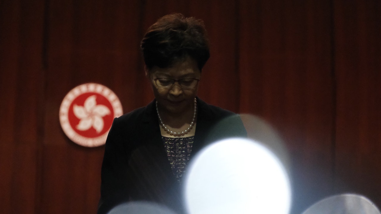 林鄭:國民教育有缺失決改善 誤讀公社科為「國民及社會發展科」 林鄭:國民教育有缺失決改善 誤讀公社科為「國民及社會發展科」