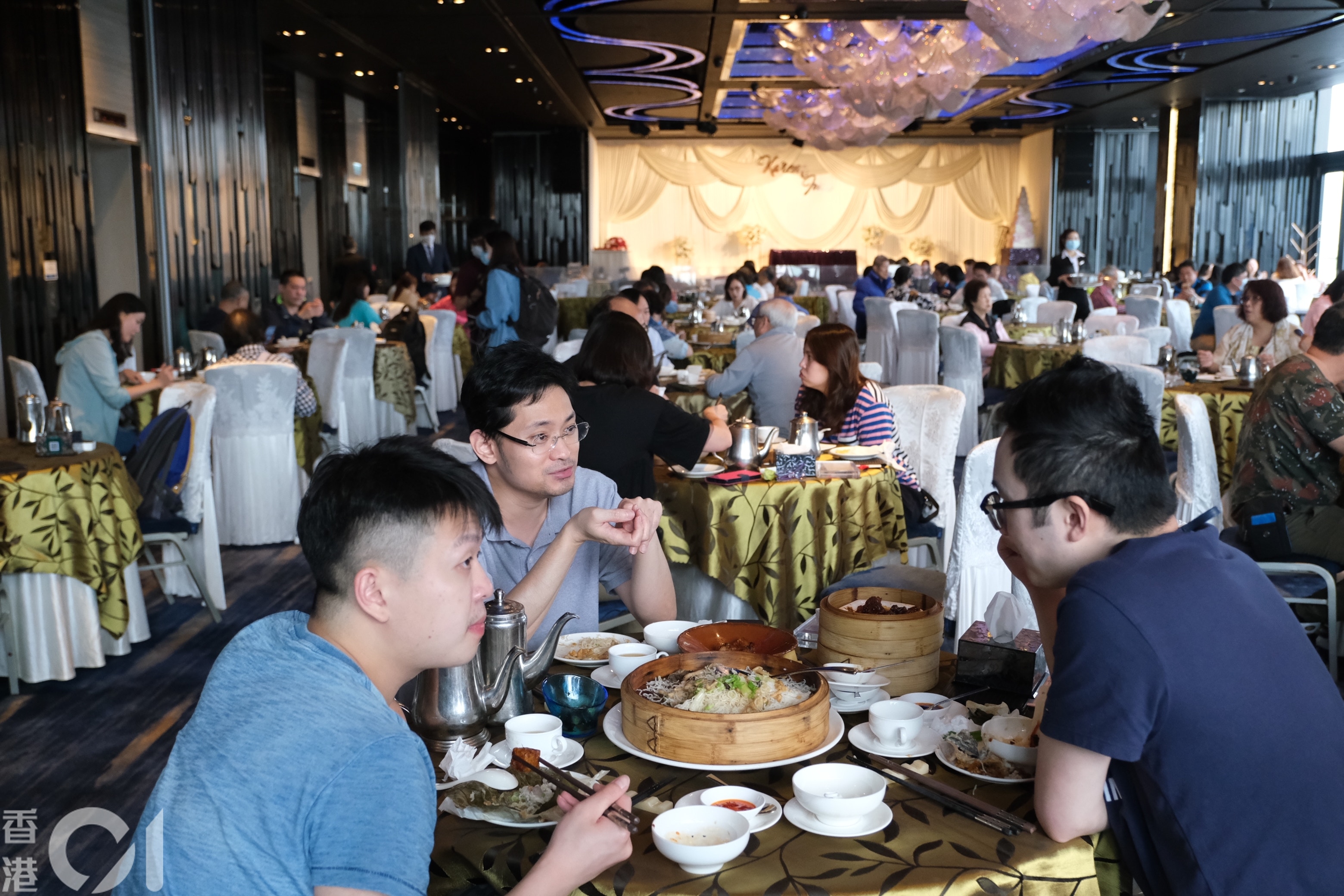 疫苗氣泡｜D類食肆人數上限再放寬　陳肇始：料會有更多餐廳升級
