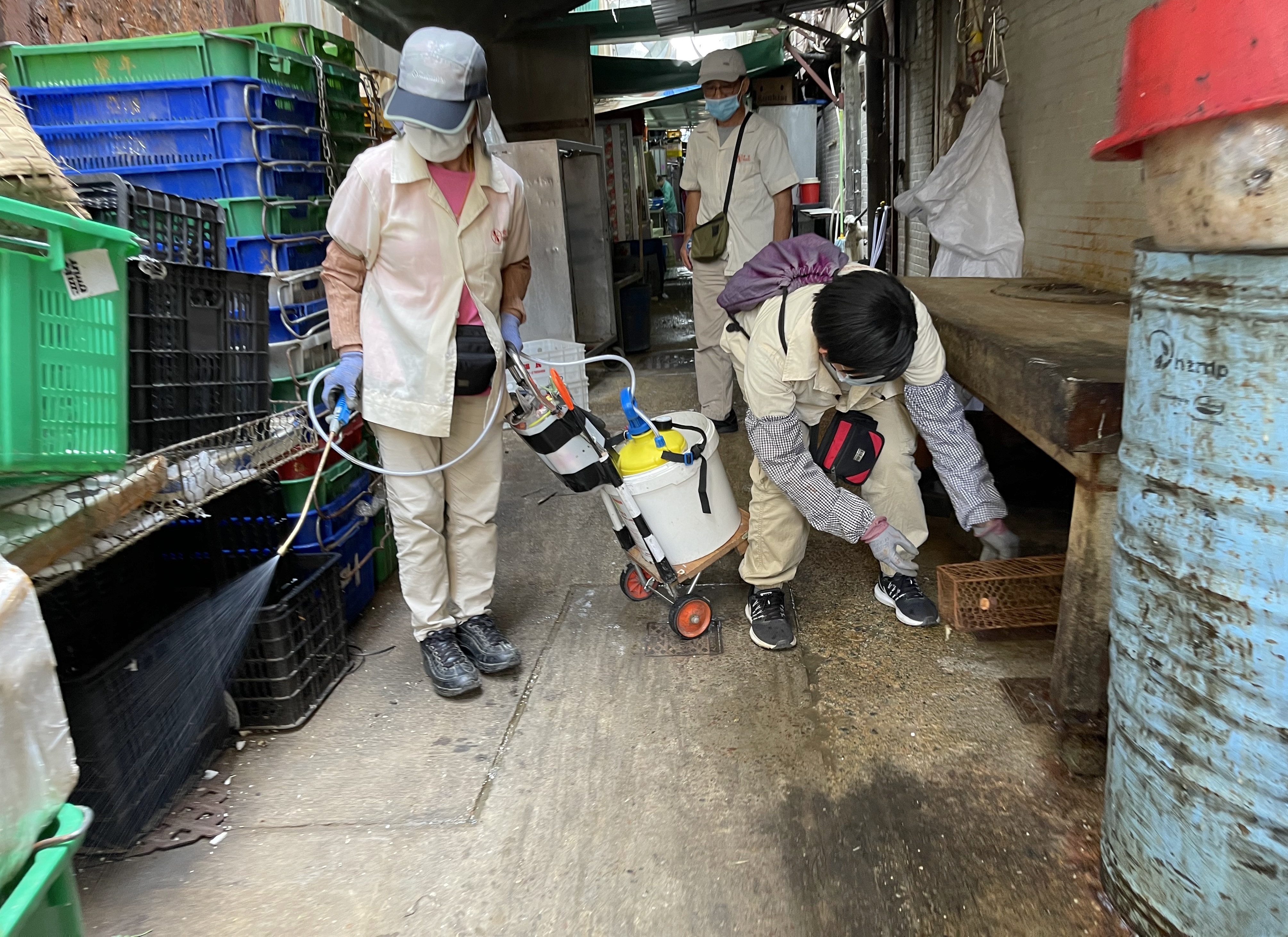 調查亦發現有七成的受訪者現時並沒有申請「鼓勵就業交通津貼」或「在職家庭津貼」的政府資助。(天主教勞工牧民中心提供圖片/雷日昇攝) 調查亦發現有七成的受訪者現時並沒有申請「鼓勵就業交通津貼」或「在職家庭津貼」的政府資助。(天主教勞工牧民中心提供圖片/雷日昇攝)