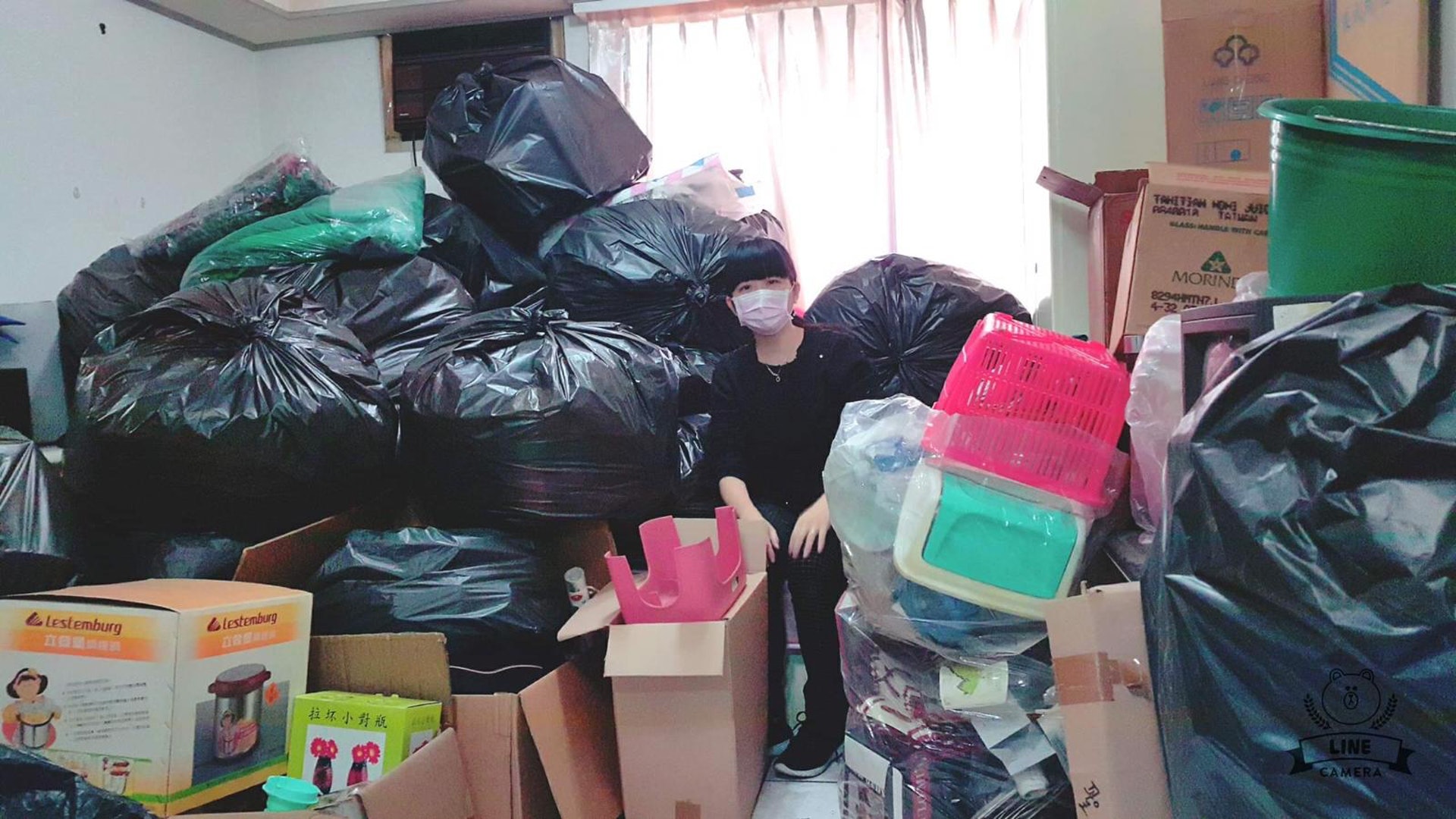 【遺物整理師】廖心筠分享,她與「命案現場」的整理師不一樣,她不用處理血淋淋的場景,但舊物一件一件的、靜靜地坐在屋子中,一樣令親人刺痛。(受訪者提供) 【遺物整理師】廖心筠分享,她與「命案現場」的整理師不一樣,她不用處理血淋淋的場景,但舊物一件一件的、靜靜地坐在屋子中,一樣令親人刺痛。(受訪者提供)