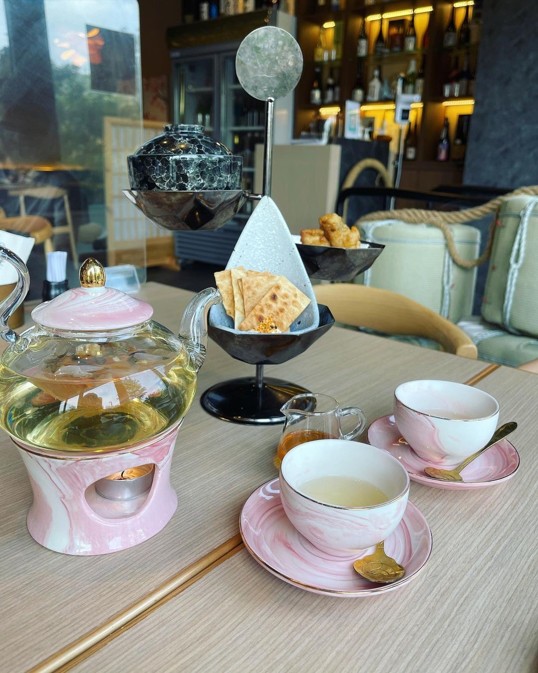 當然不少得花茶解膩 (IG@chengcarroll)