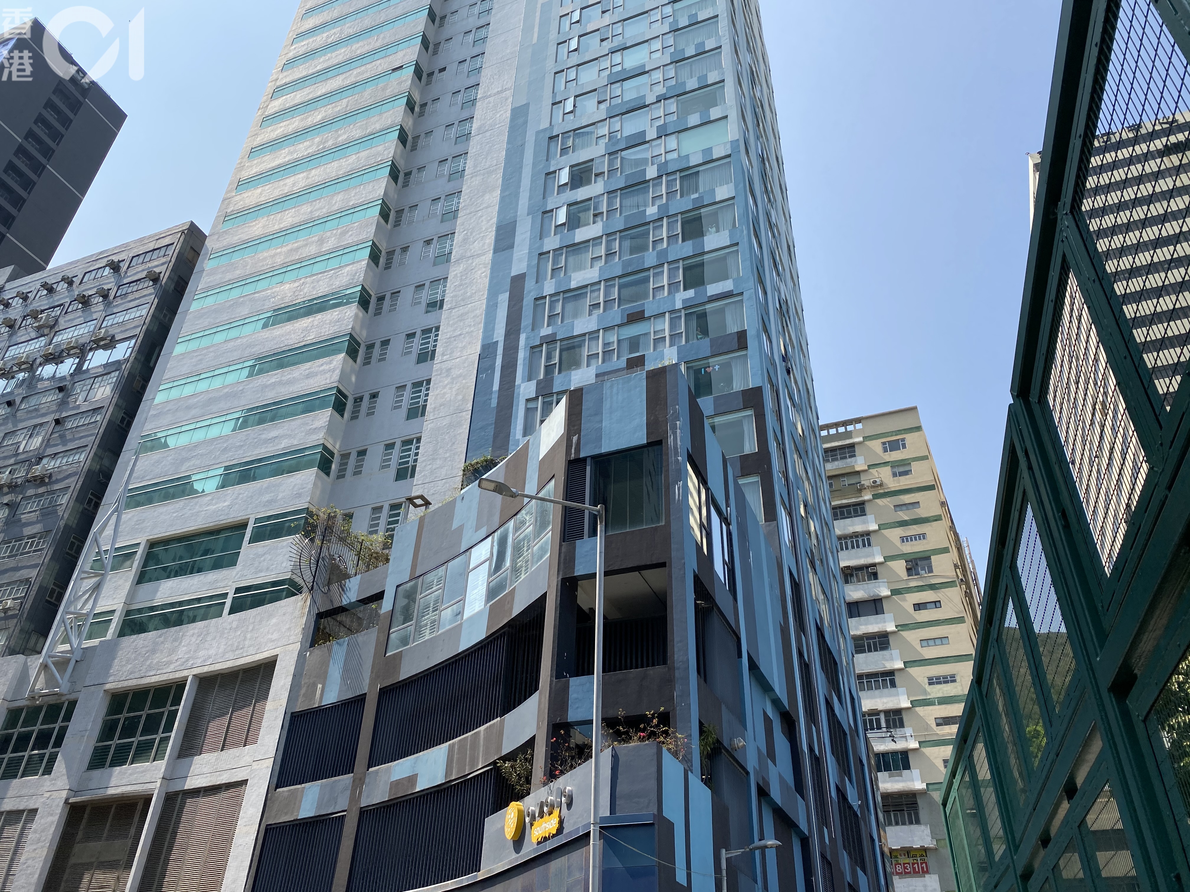 位於黃竹坑的香港奧華酒店．南岸現為指定檢疫酒店，近日火警鐘兩度誤嗚。（資料圖片)