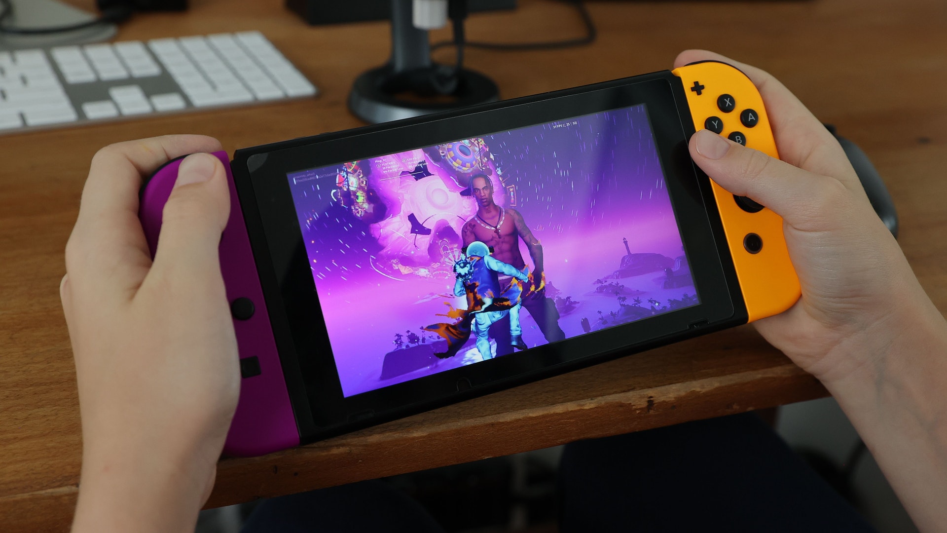 Fortnite:圖為2020年4月23日,美國加州一名兒童正在玩線上遊戲《要塞英雄》。(Getty) Fortnite:圖為2020年4月23日,美國加州一名兒童正在玩線上遊戲《要塞英雄》。(Getty)