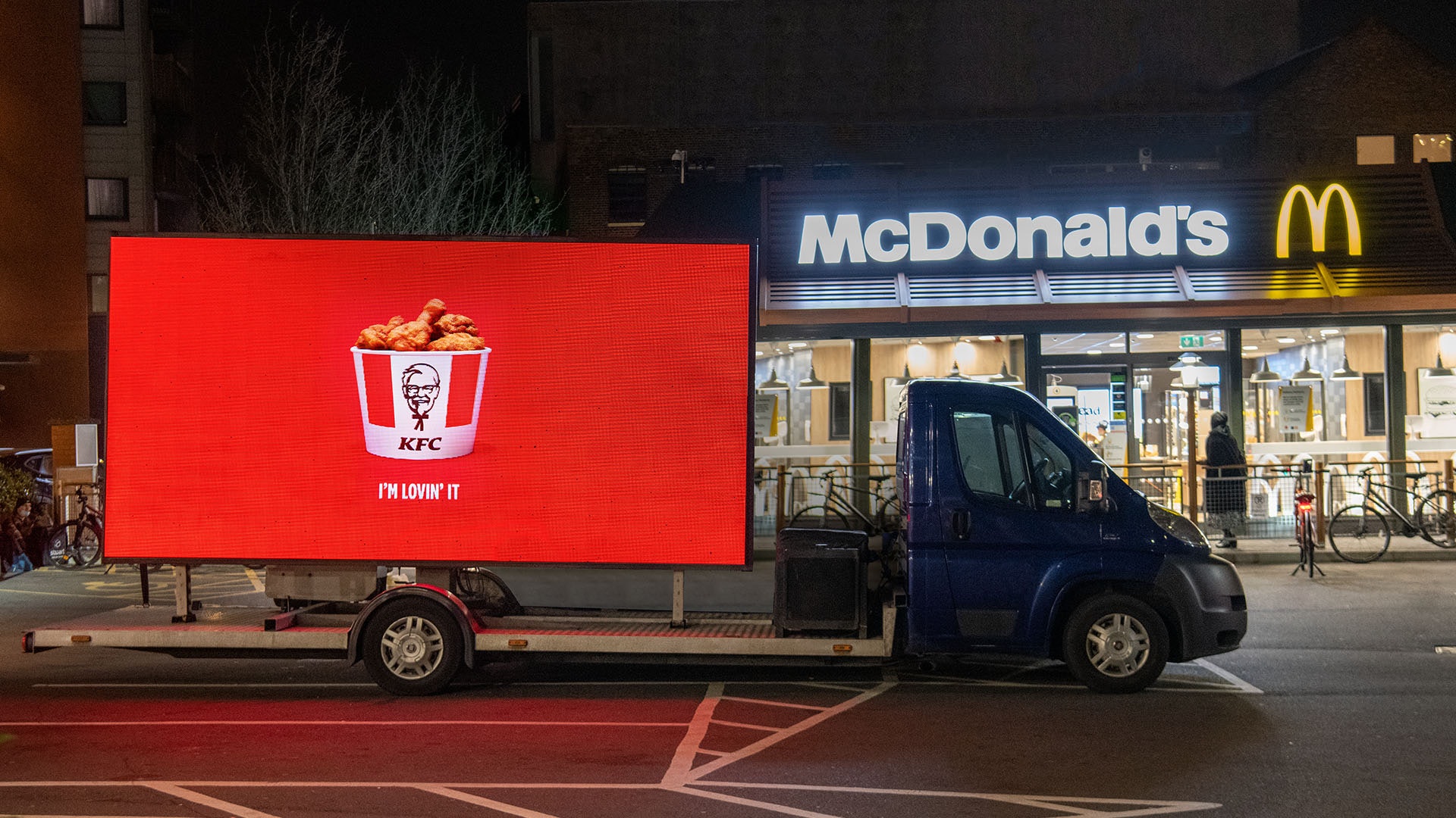 KFC因疫情停用經典口號 變陣「抄考」紅牛、麥當勞製造新話題 KFC因疫情停用經典口號 變陣「抄考」紅牛、麥當勞製造新話題