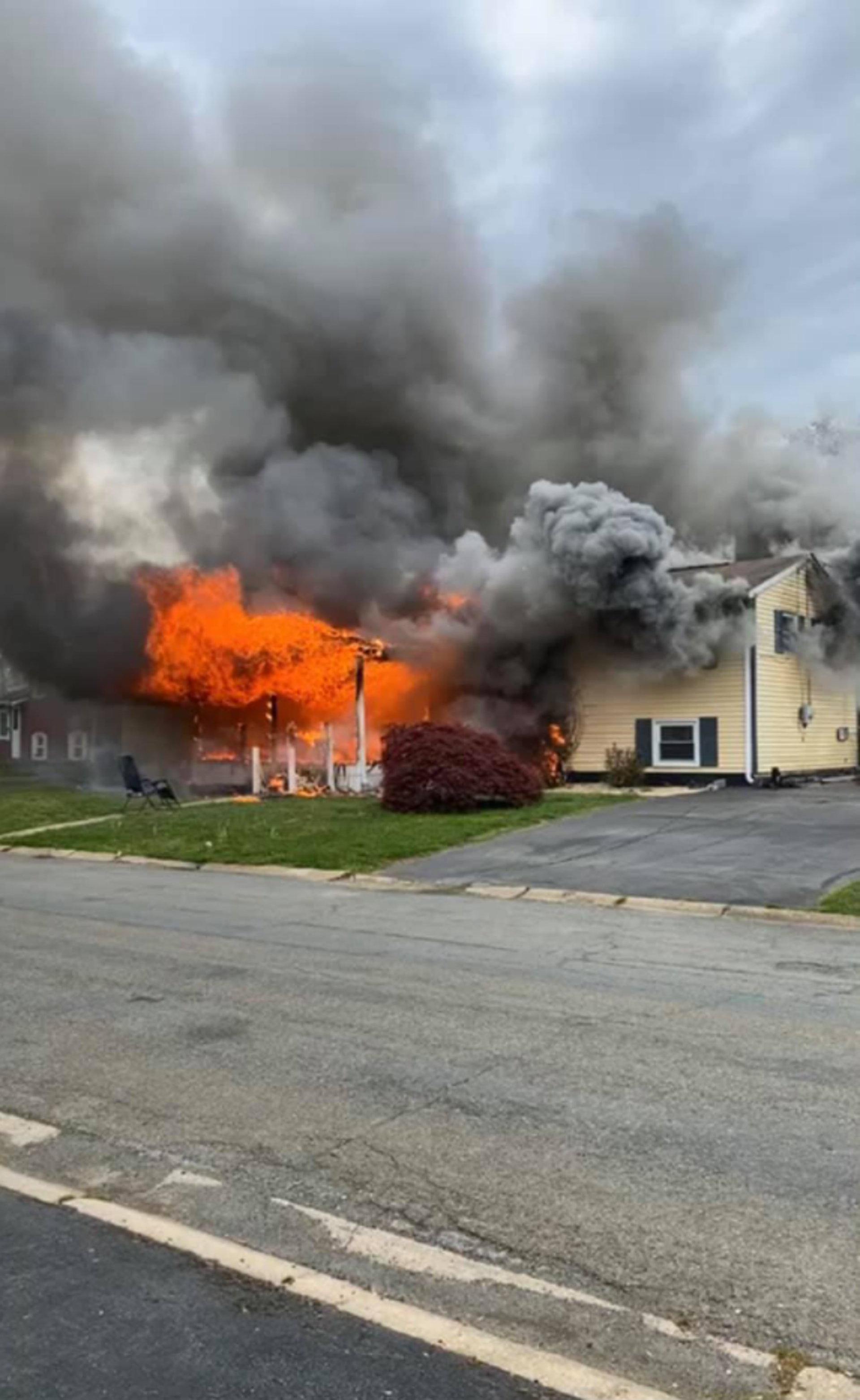 美國馬里蘭州發生一宗駭人事件,一棟房子突然燒起大火(FB@Office of the Maryland State Fire Marshal) 美國馬里蘭州發生一宗駭人事件,一棟房子突然燒起大火(FB@Office of the Maryland State Fire Marshal)