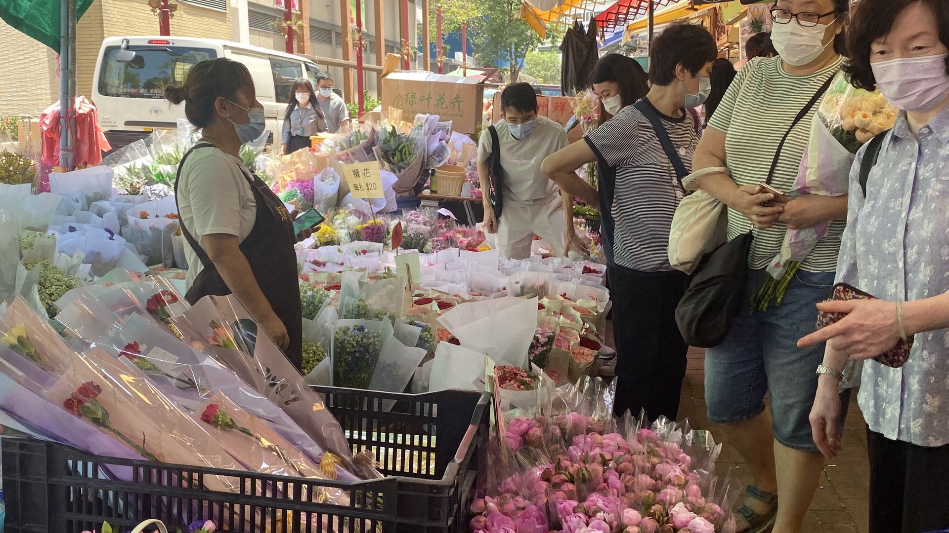 母親節 花墟水洩不通生意增有市民訂花後母入院望可親手送花 香港01 社會新聞 母親節 花墟水洩不通生意增有市民訂花後母入院望可親手送花 香港01 社會新聞