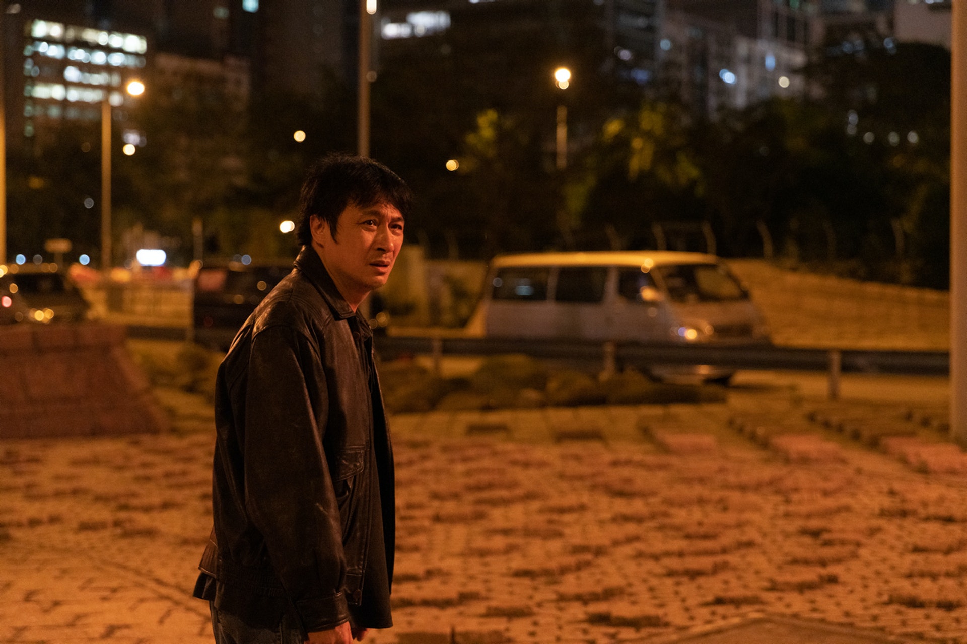 吳鎮宇直言現時香港愈來愈冇街坊感,正如你未必知隔籬屋姓甚名誰。(電影劇照) 吳鎮宇直言現時香港愈來愈冇街坊感,正如你未必知隔籬屋姓甚名誰。(電影劇照)