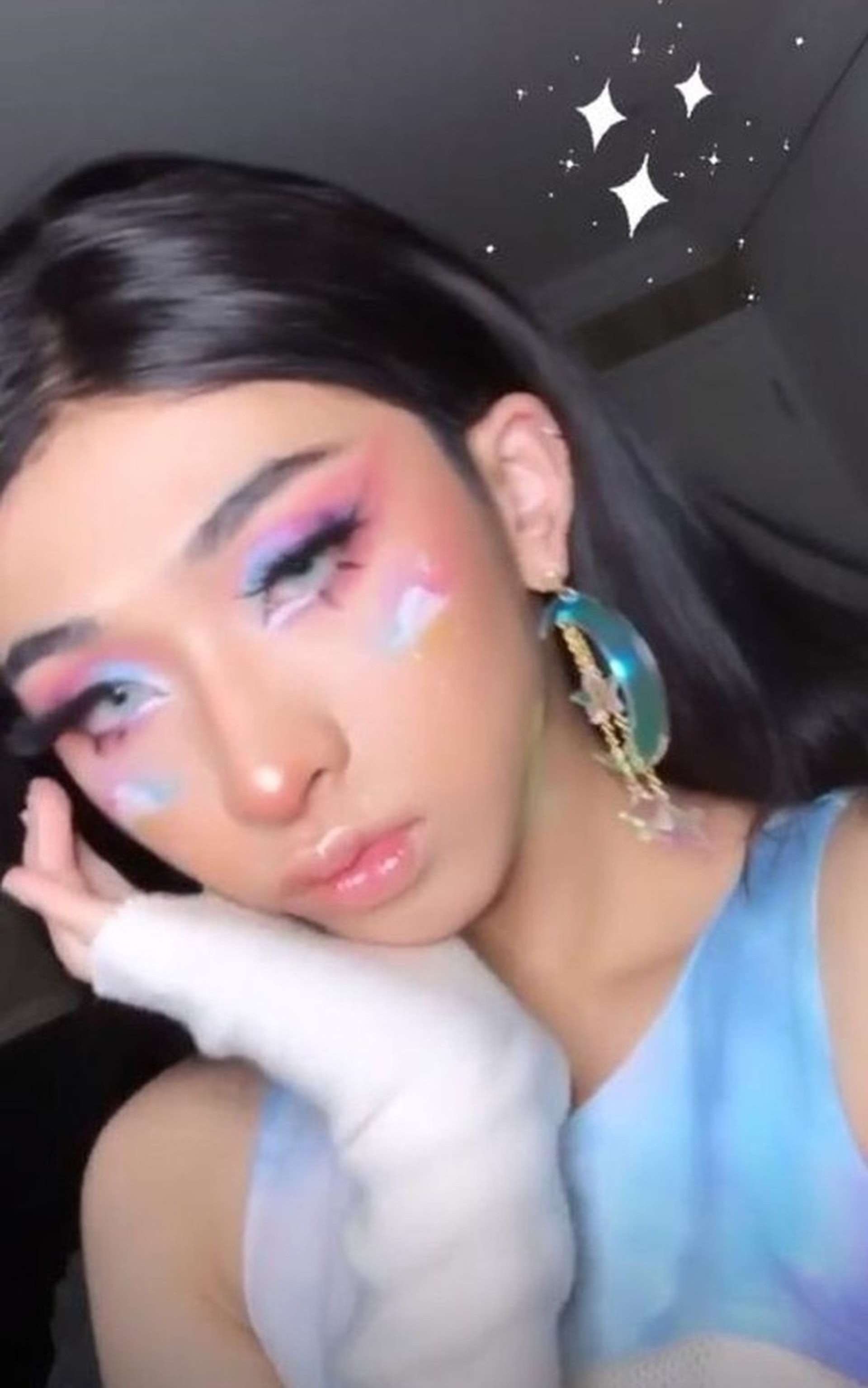 小哈利鍾愛女裝打扮。(微博圖片) 小哈利鍾愛女裝打扮。(微博圖片)