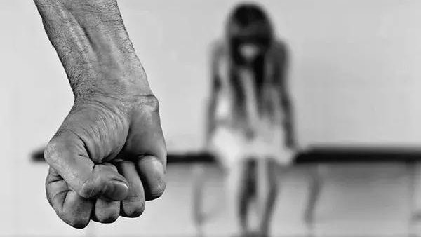 上海女在家賣淫引狼入室 遭劫匪扮「富家公子」捆綁搶錢兼毀容 上海女在家賣淫引狼入室 遭劫匪扮「富家公子」捆綁搶錢兼毀容