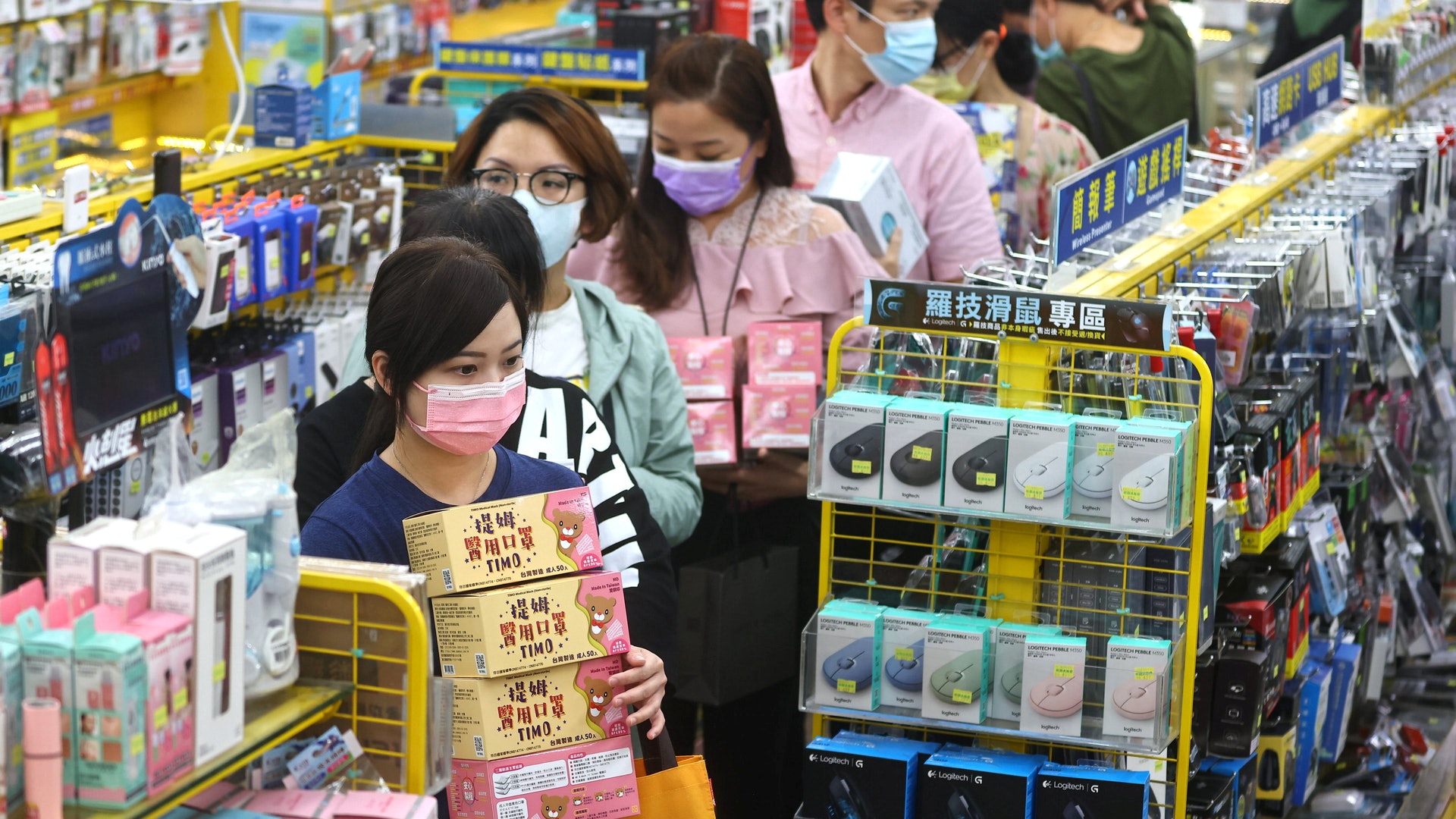 台灣疫情再爆 有網友竟列4自私理由想早啲有新冠肺炎 引發眾怒 台灣疫情再爆 有網友竟列4自私理由想早啲有新冠肺炎 引發眾怒