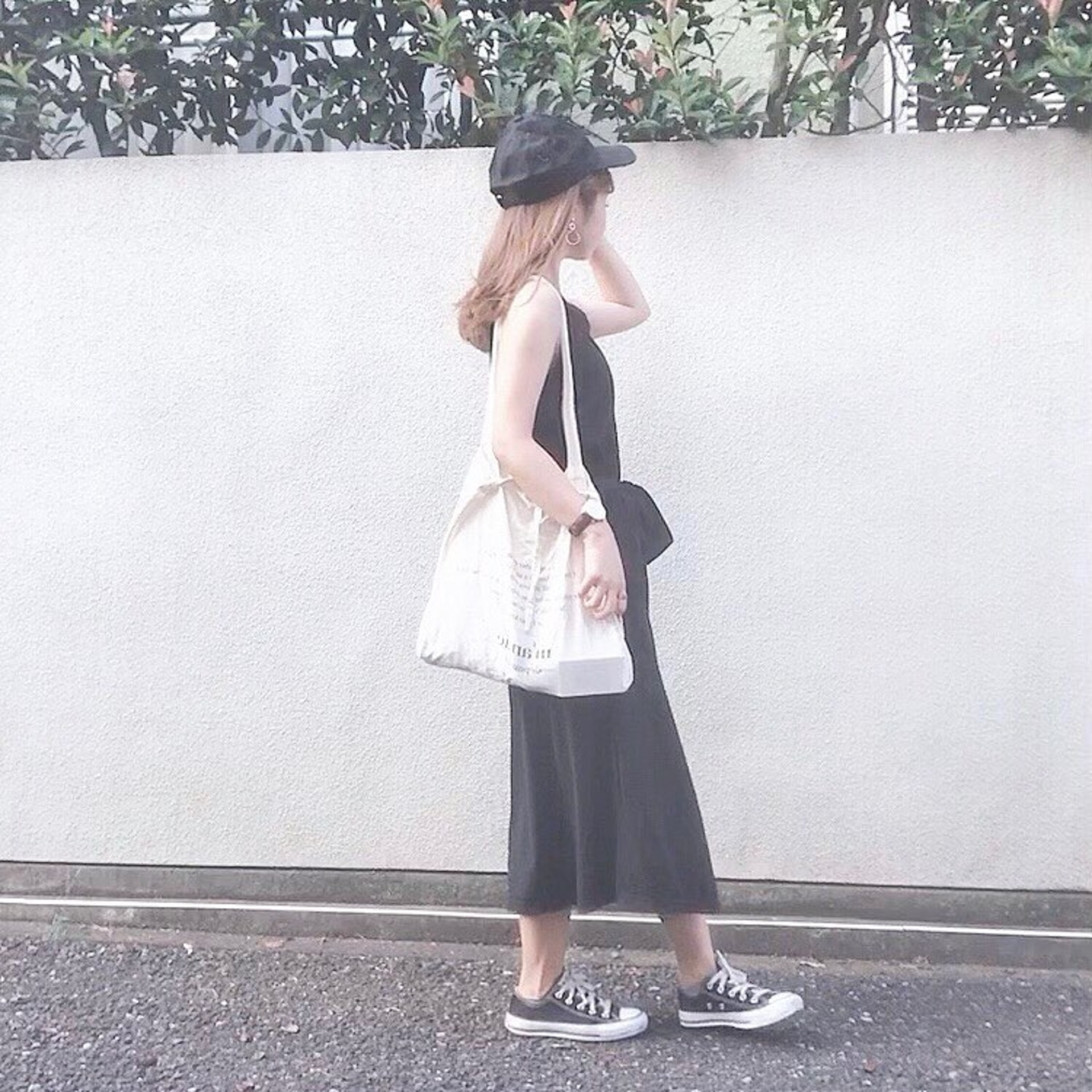 【增高穿搭】日本女生Anna身高只有153cm，但喜歡透過服裝剪裁打造「視覺增高」效果。(anna__325@Instagram)