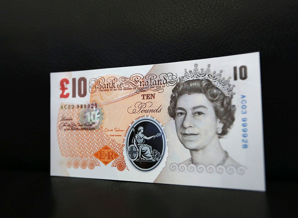 圖為印有英女王肖像的10英鎊紙幣。（Getty）