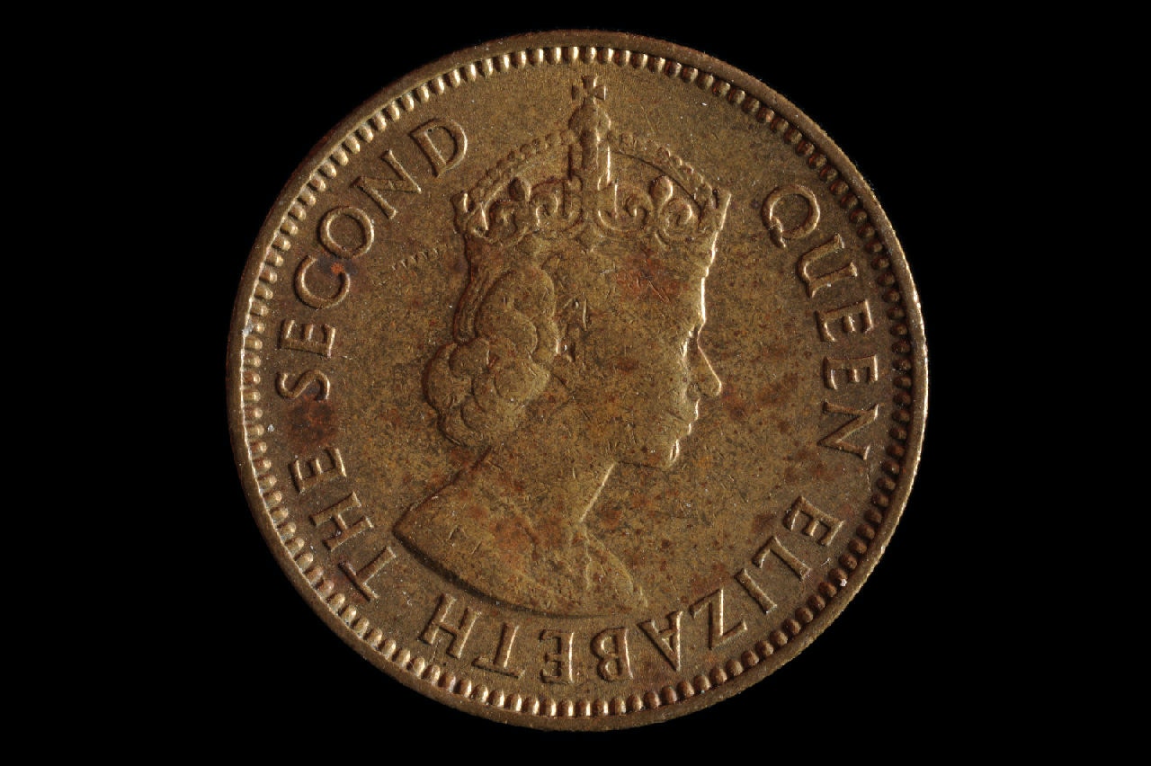 圖為印有英女王肖像的港元硬幣。（香港金融管理局網站）