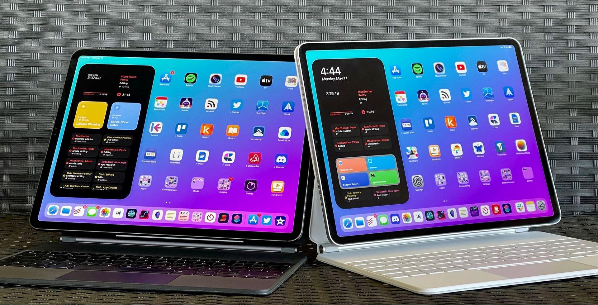左邊iPad Pro 2020、右邊新iPad Pro 2021配白色Magic Keyboard(圖片來源:MacStories) 左邊iPad Pro 2020、右邊新iPad Pro 2021配白色Magic Keyboard(圖片來源:MacStories)