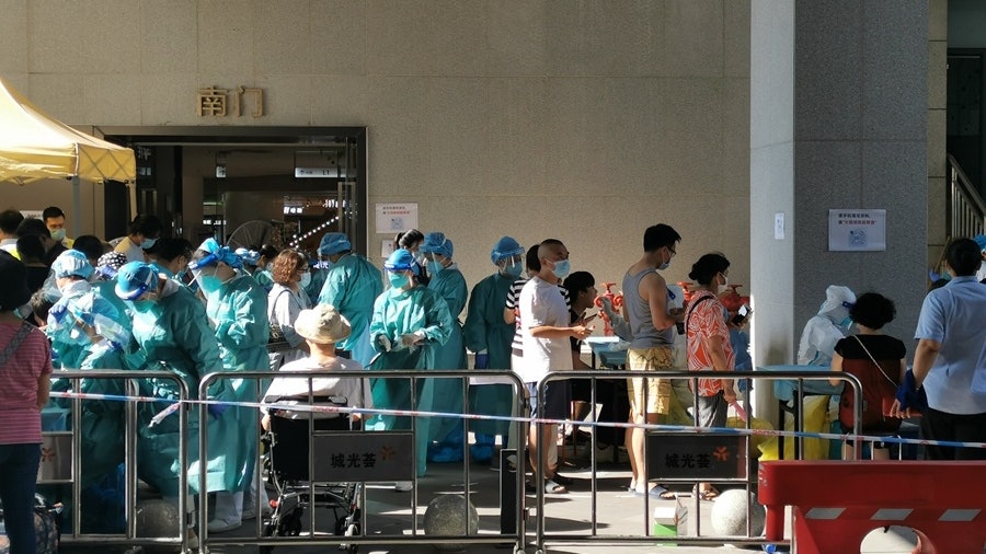 港府列廣東省中風險地區半日即撤回 內地早以社區、大廈評估風險 港府列廣東省中風險地區半日即撤回 內地早以社區、大廈評估風險