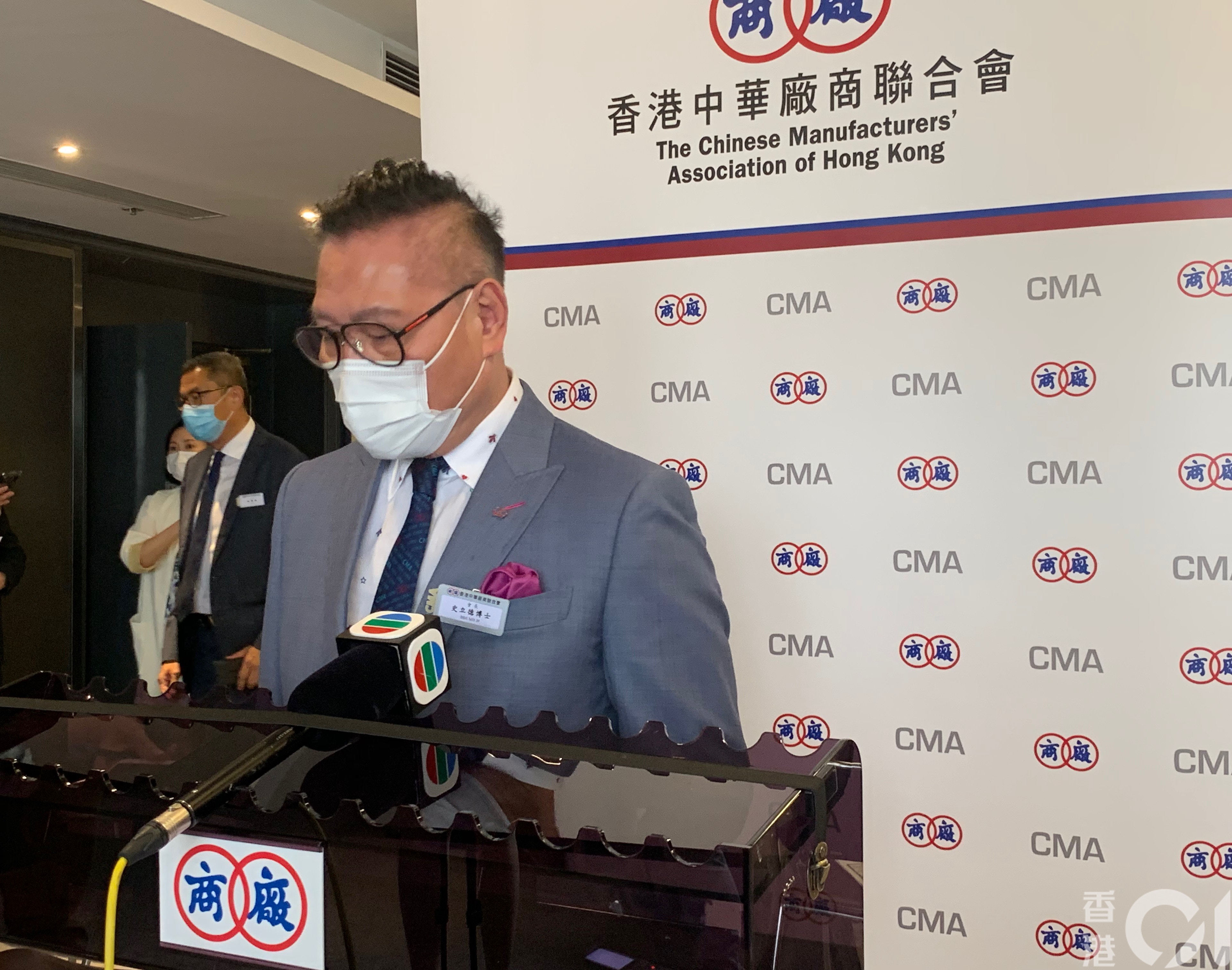 史立德表示，廠商會正籌備疫苗消費優惠計劃，已接種疫苗的市民光顧旗下經營餐飲或零售的會員商户時，可享指定折扣或優惠。 （陳淑霞攝）