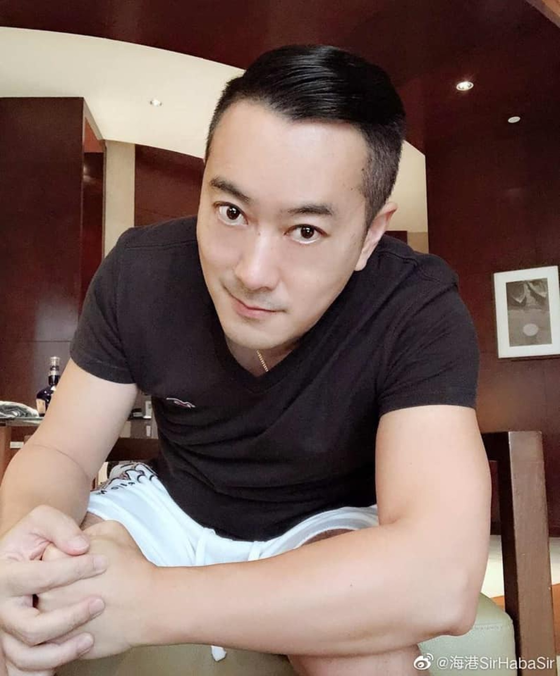 「海港sir」的沙田警區助理指揮官陳凱港,涉嫌串謀詐騙被捕。(陳凱港fb) 「海港sir」的沙田警區助理指揮官陳凱港,涉嫌串謀詐騙被捕。(陳凱港fb)