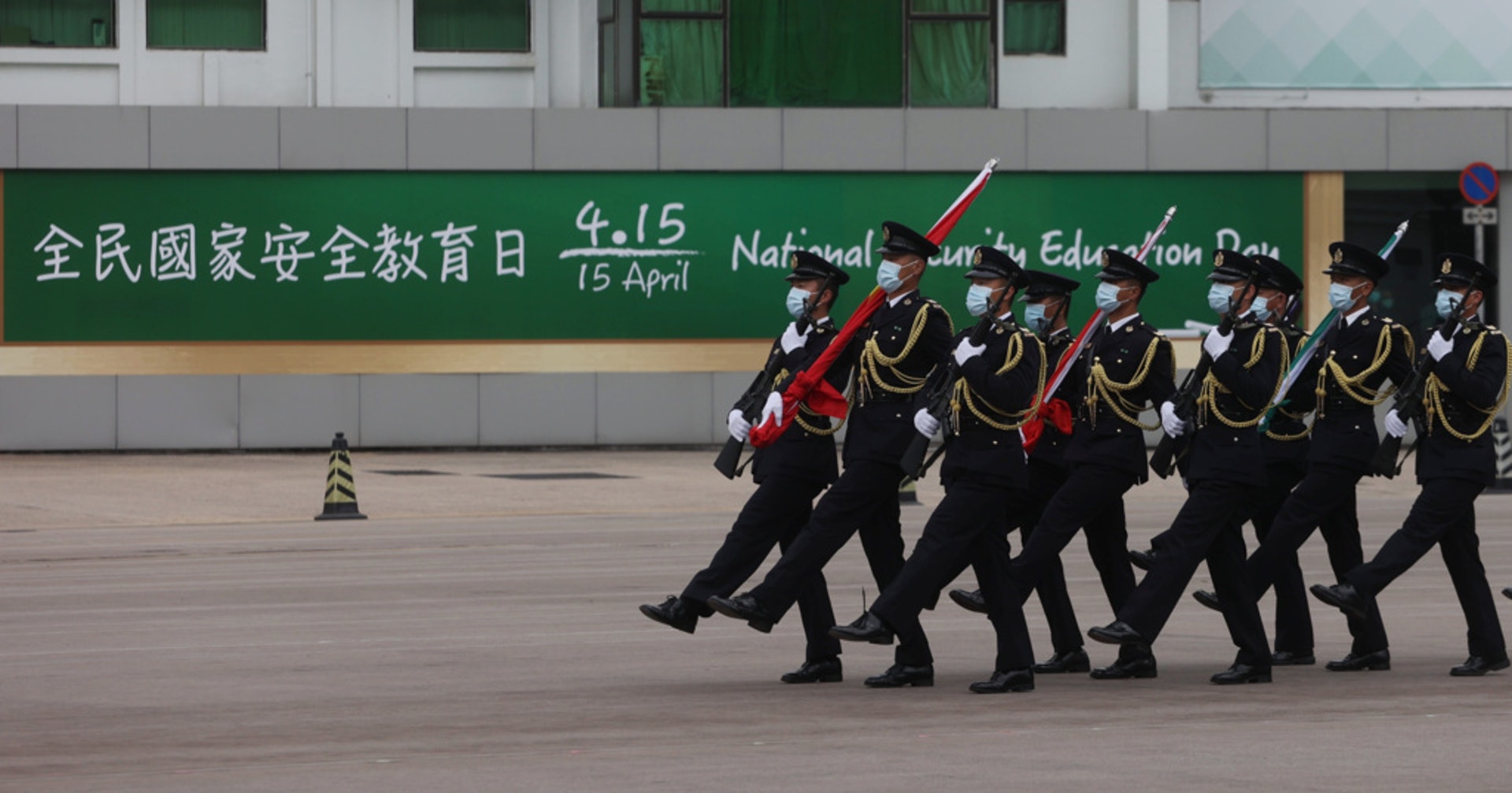 高中公民與社會發展科今年9月正式實施,不過,教科書未趕及出版,官方教材成為教學關鍵。(資料圖片) 高中公民與社會發展科今年9月正式實施,不過,教科書未趕及出版,官方教材成為教學關鍵。(資料圖片)