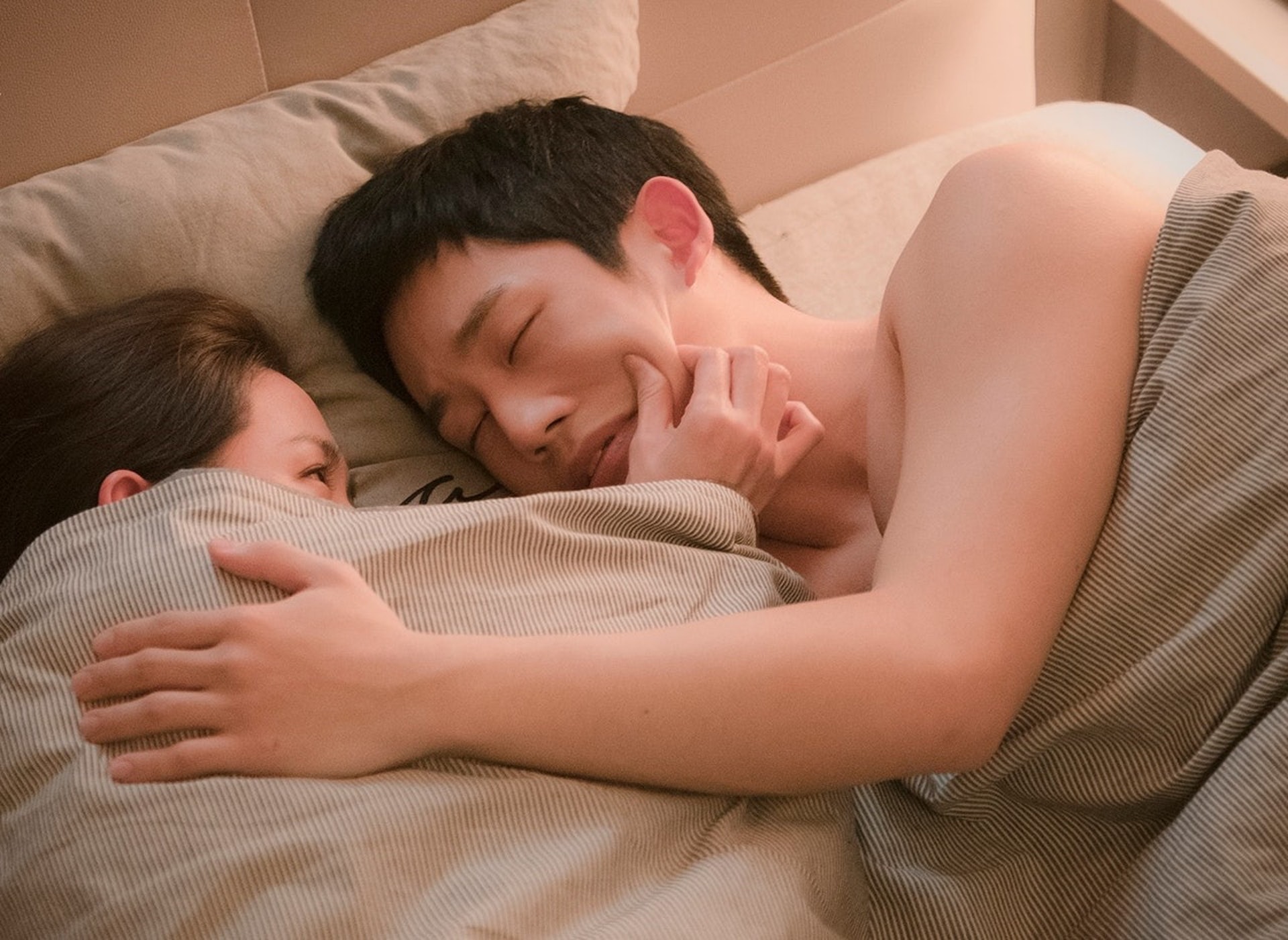 解夢|夢見與陌生人造愛揭示「這想法」? 綺夢解讀有否出軌慾望 解夢|夢見與陌生人造愛揭示「這想法」? 綺夢解讀有否出軌慾望