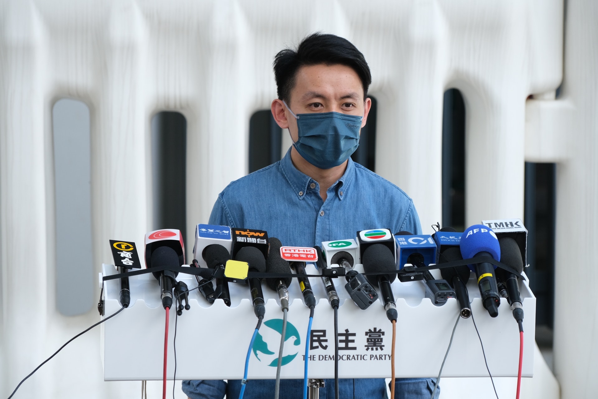 民主黨主席羅健熙表示,大規模DQ區議員的消息,或多或少會影響民主黨成員參選立法會的決定。(資料圖片) 民主黨主席羅健熙表示,大規模DQ區議員的消息,或多或少會影響民主黨成員參選立法會的決定。(資料圖片)
