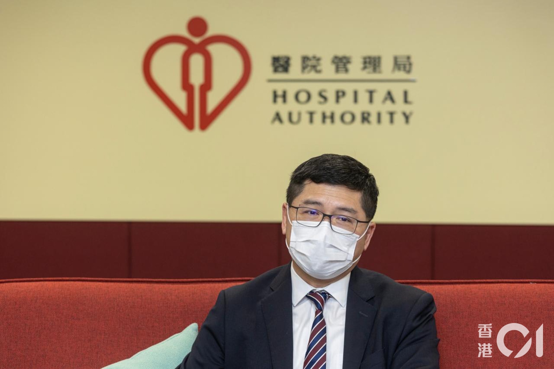 醫管局指長期數百空缺　醫生太忙無暇培訓　引海外醫生截惡性循環