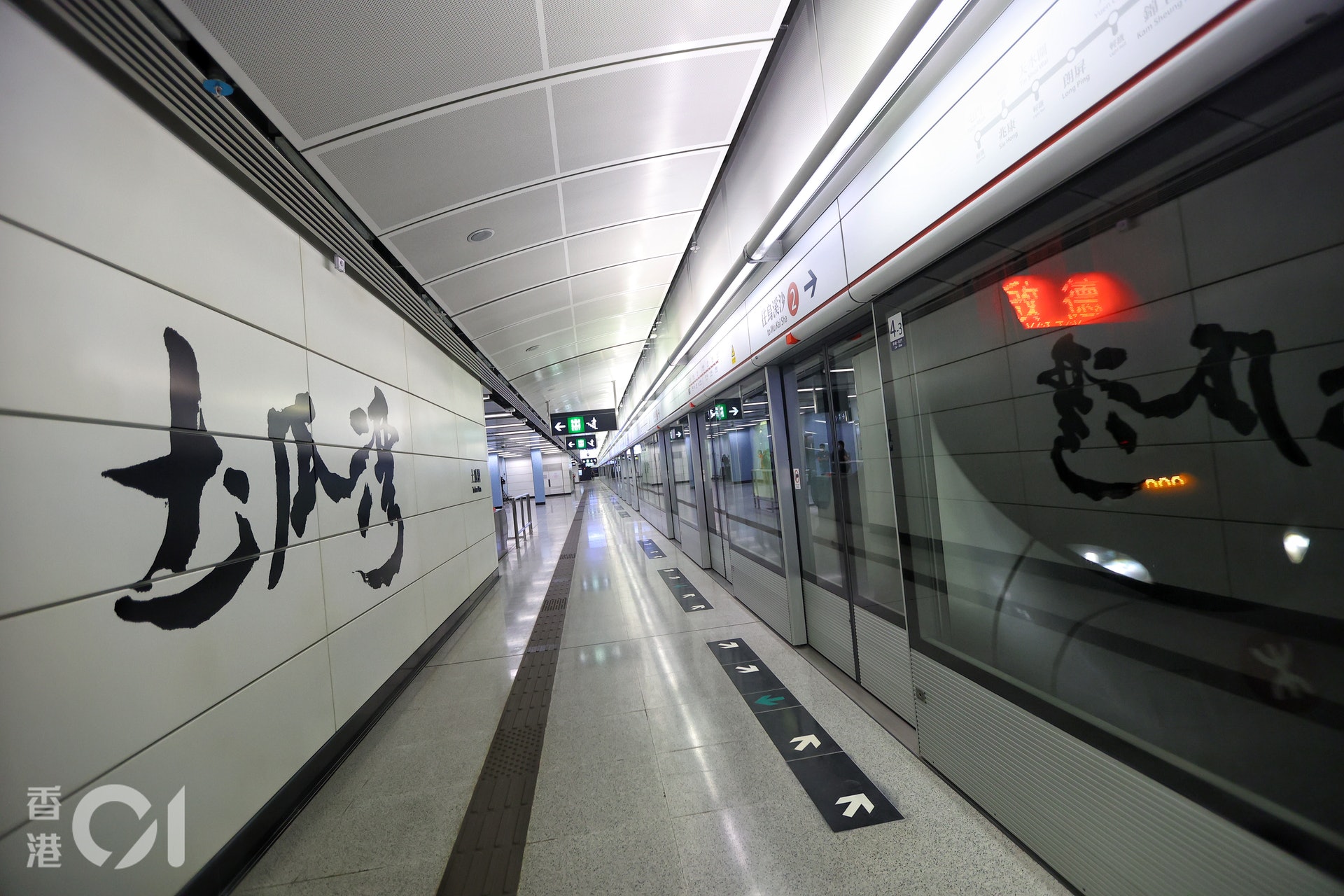 土瓜灣站月台(羅君豪攝) 土瓜灣站月台(羅君豪攝)