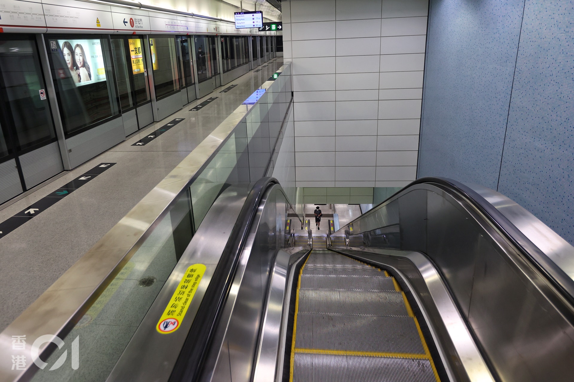 土瓜灣站月台(羅君豪攝) 土瓜灣站月台(羅君豪攝)