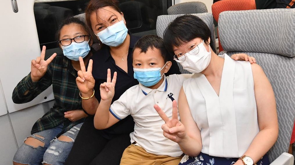 港鐵包團招待少數族裔「試坐」高鐵 反應踴躍或安排更多團 港鐵包團招待少數族裔「試坐」高鐵 反應踴躍或安排更多團