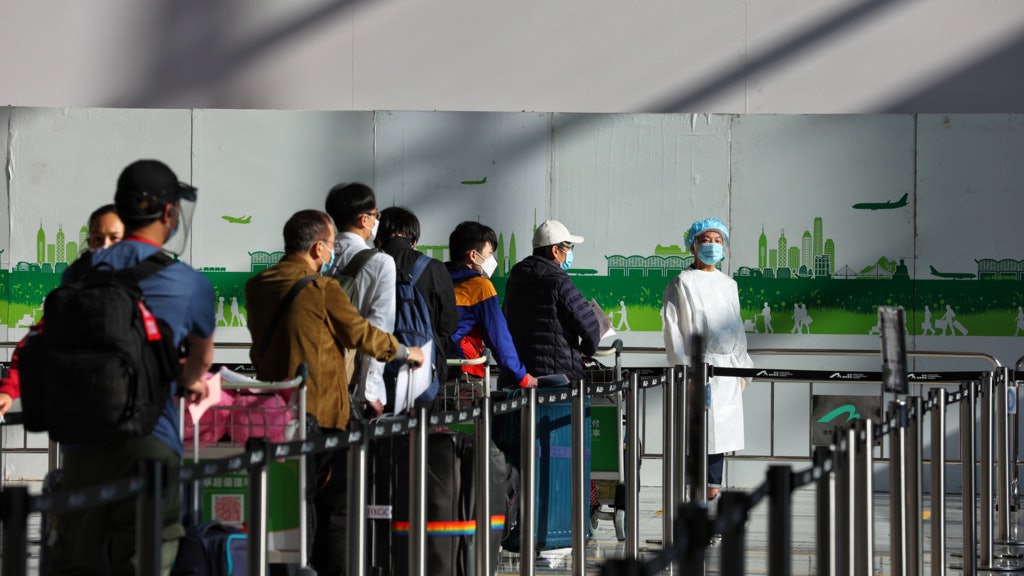 新冠疫苗|金融、證券及保險業高層外地入境香港 打針後可免檢疫 新冠疫苗|金融、證券及保險業高層外地入境香港 打針後可免檢疫