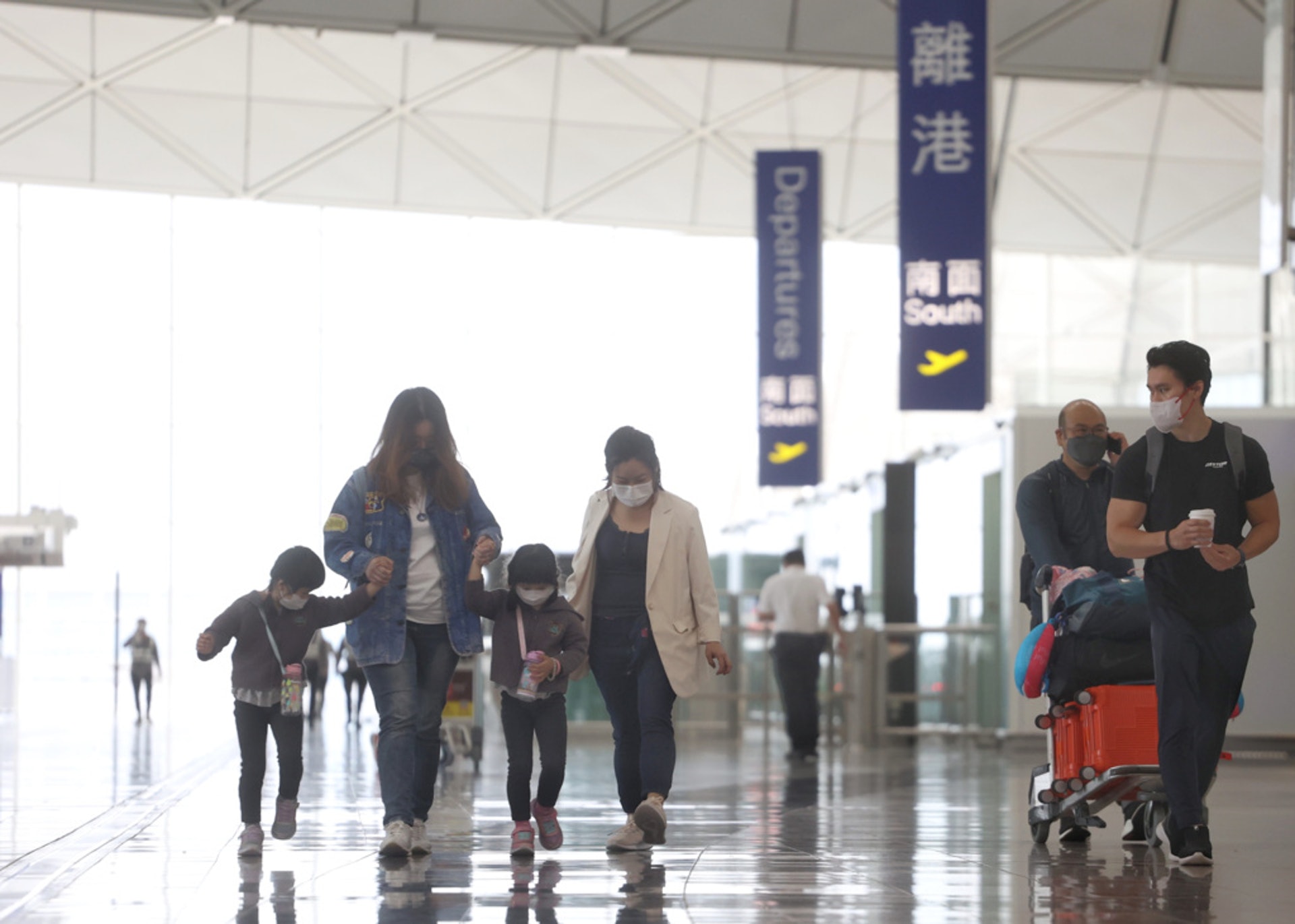 香港機場管理公布,將送出6萬張機票。(資料圖片/余俊亮攝) 香港機場管理公布,將送出6萬張機票。(資料圖片/余俊亮攝)