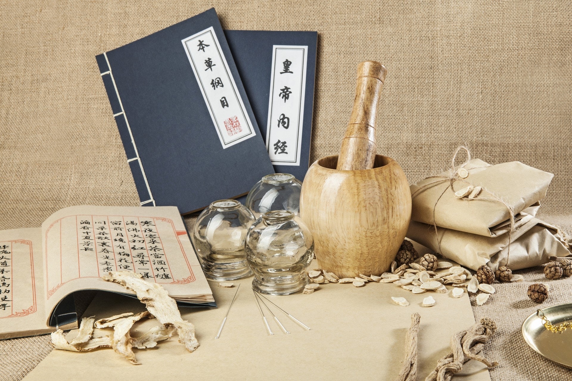 《黃帝內經》中有提及女性在四十九歲時會出現的生理變化,即我們稱之為的「更年期」。(圖片:3rxing.org) 《黃帝內經》中有提及女性在四十九歲時會出現的生理變化,即我們稱之為的「更年期」。(圖片:3rxing.org)
