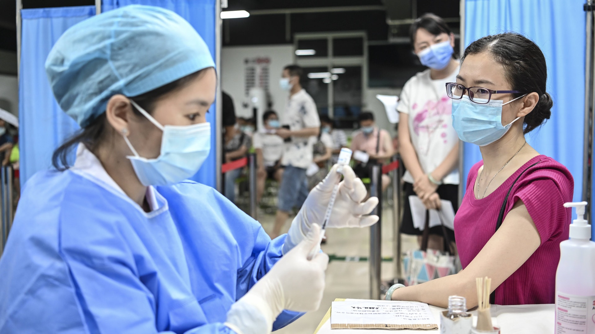 廣州疫情|全市大排查發現陽性病例11宗 即日起暫緩個人預約打針 廣州疫情|全市大排查發現陽性病例11宗 即日起暫緩個人預約打針