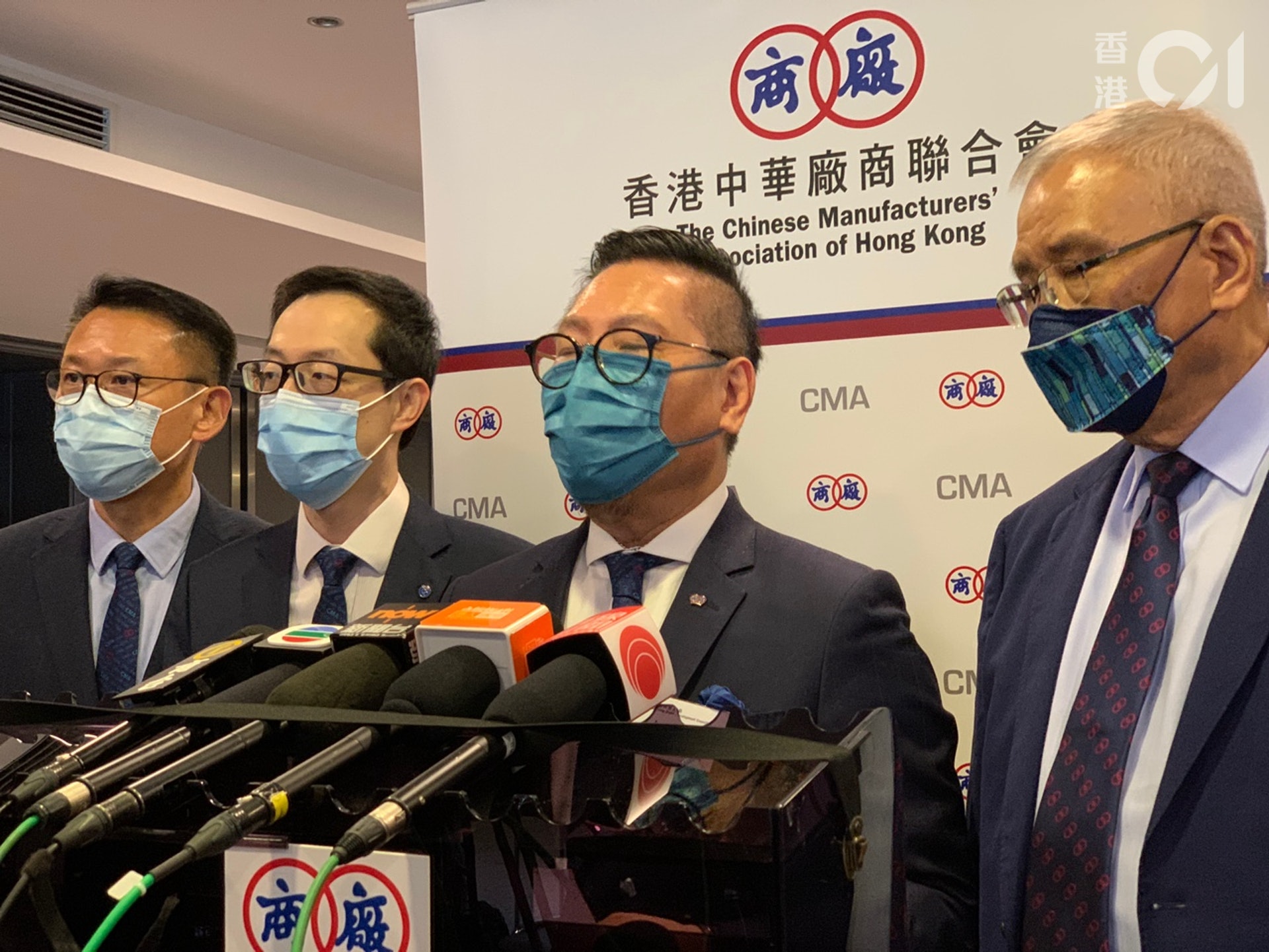 史立德表示,廠商會將會於六月中推出100萬元現金大抽獎,其中自己張會捐出100萬元。(梁煥敏攝) 史立德表示,廠商會將會於六月中推出100萬元現金大抽獎,其中自己張會捐出100萬元。(梁煥敏攝)