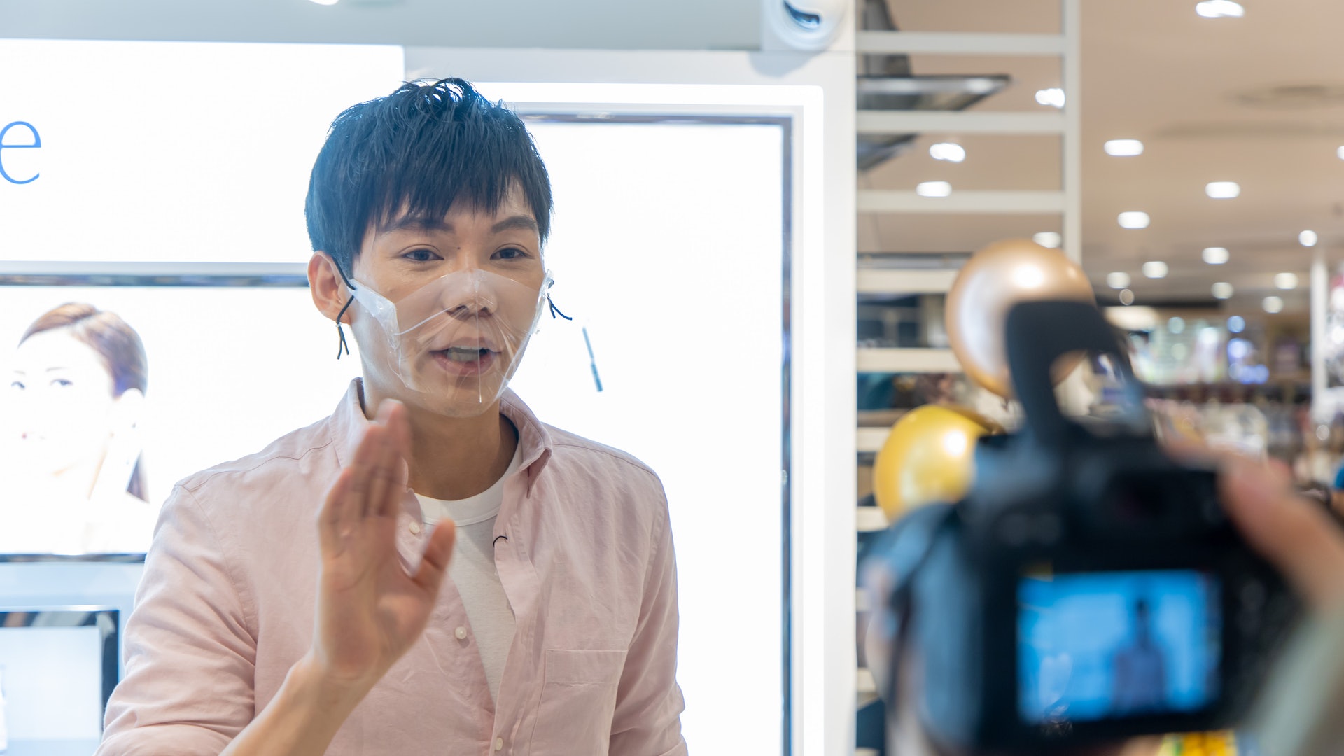歌手高俊持後生唔化妝出鏡中伏:個樣勁殘好似吸毒咁! 歌手高俊持後生唔化妝出鏡中伏:個樣勁殘好似吸毒咁!
