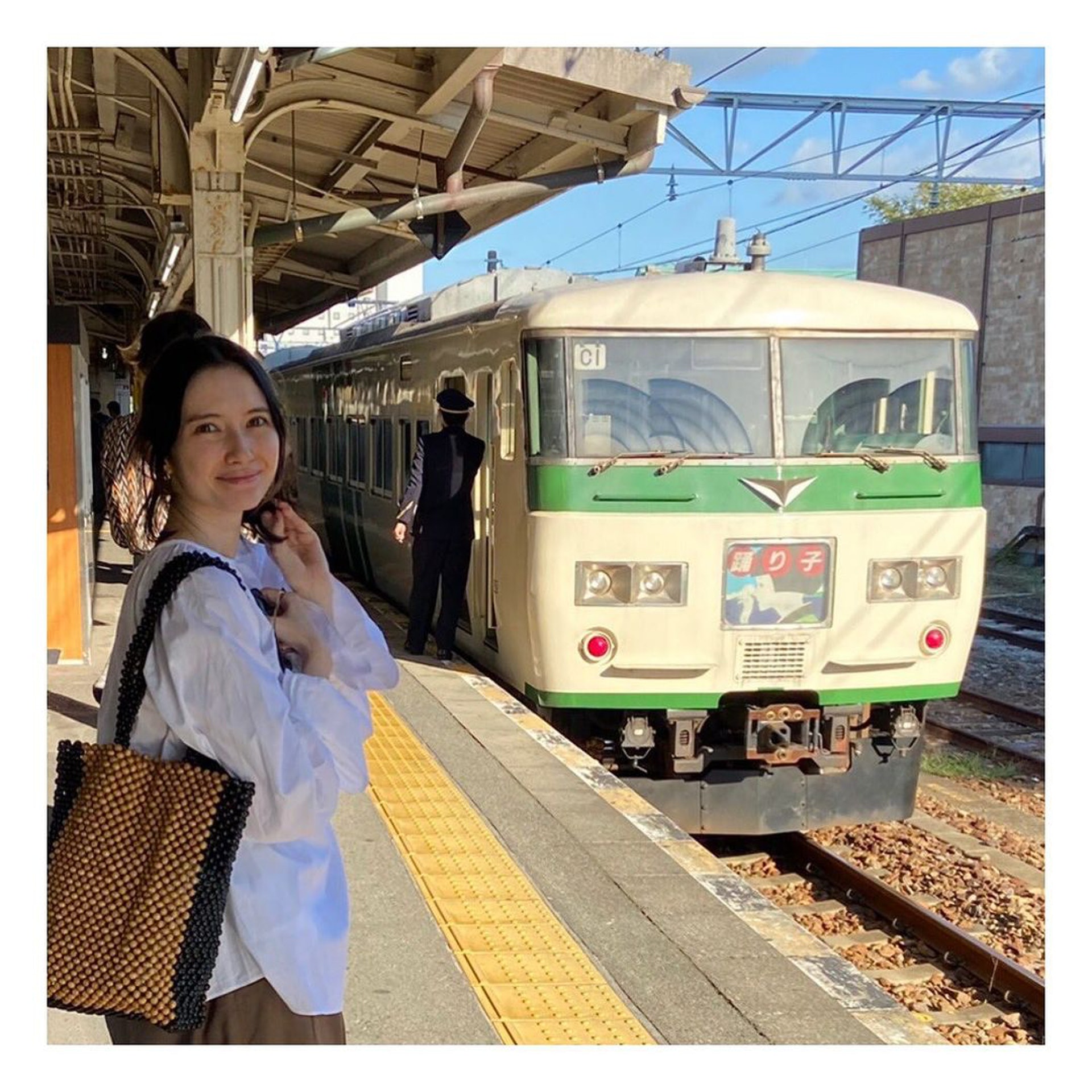 日美混血兒樣子超標緻興趣原來是鐵道迷曾拍寫真用火車做主題 日美混血兒樣子超標緻興趣原來是鐵道迷曾拍寫真用火車做主題