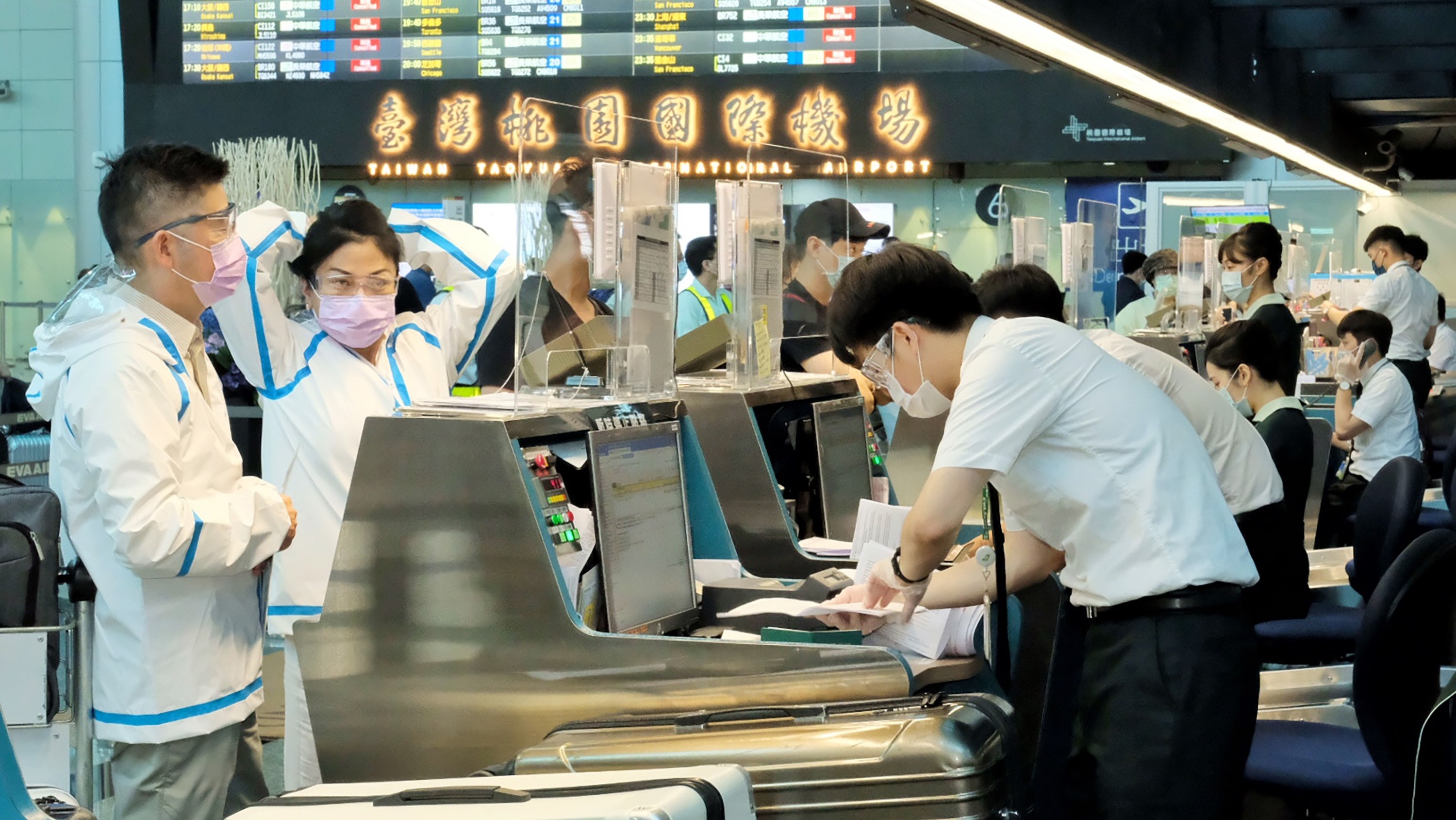 台灣疫情｜下月起收緊機組人員檢疫措施　已打兩劑疫苗者可獲放寬