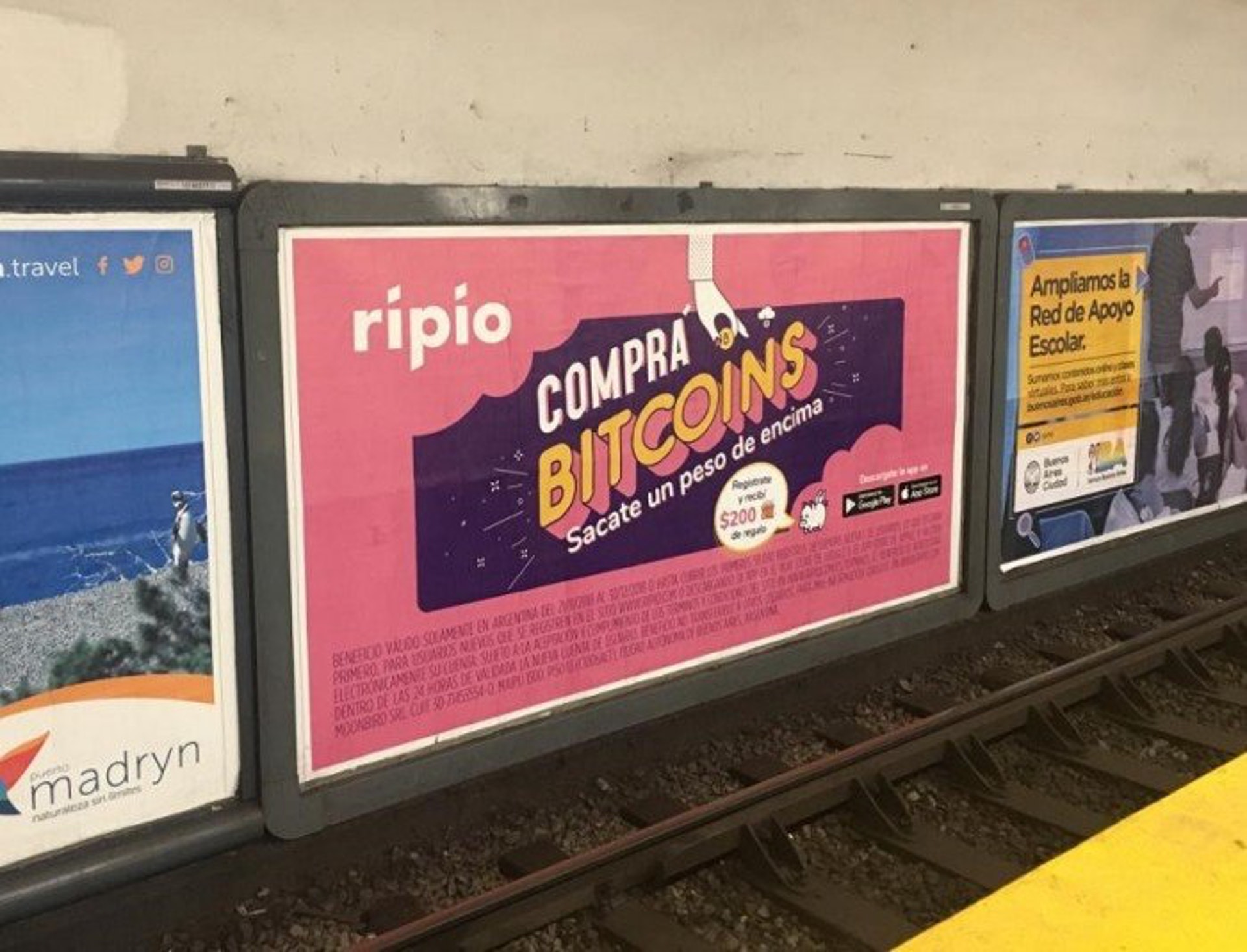 Ripio在布宜諾斯艾利斯的其中一幅街頭廣告。(網上圖片) Ripio在布宜諾斯艾利斯的其中一幅街頭廣告。(網上圖片)
