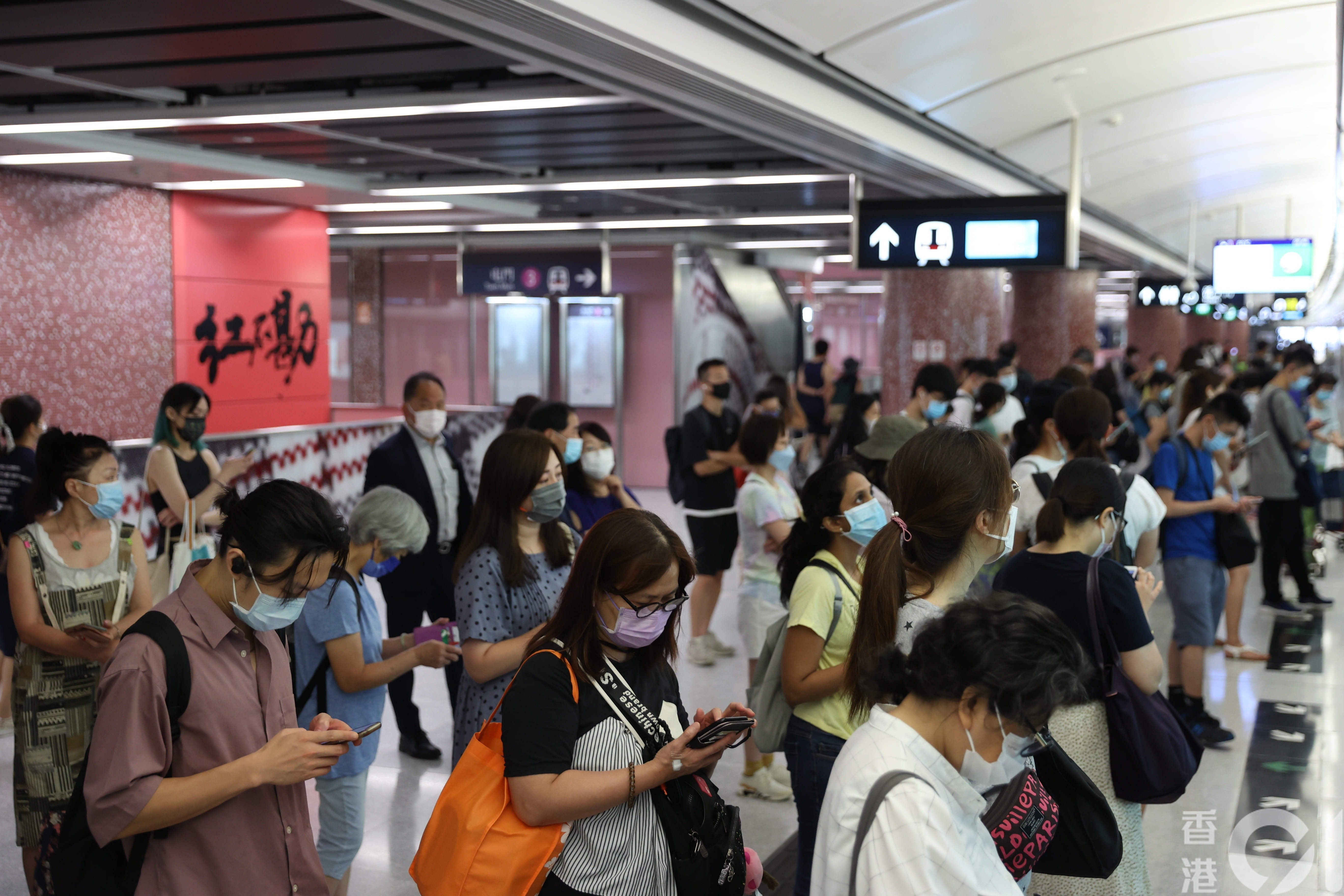 The new platform of Hung Hom Station will open for a transfer today