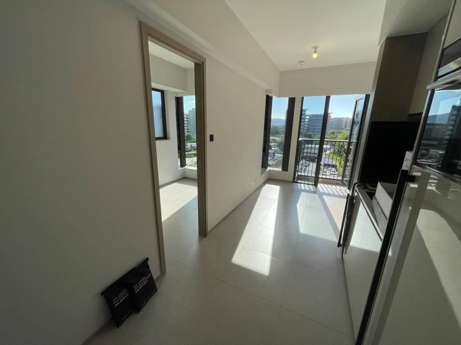 移民賣樓 元朗瑧頤錄首宗二手成交連ssd料實蝕逾40萬 香港01 地產樓市 移民賣樓 元朗瑧頤錄首宗二手成交連ssd料實蝕逾40萬 香港01 地產樓市