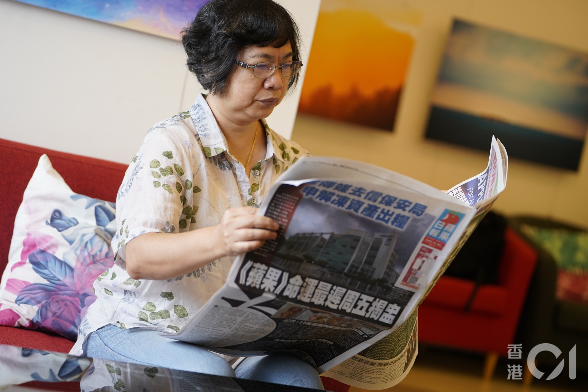 梁麗娟對《蘋果日報》停刊亦感可惜，擔心削弱了本港傳媒的多元化程度。（廖雁雄攝）