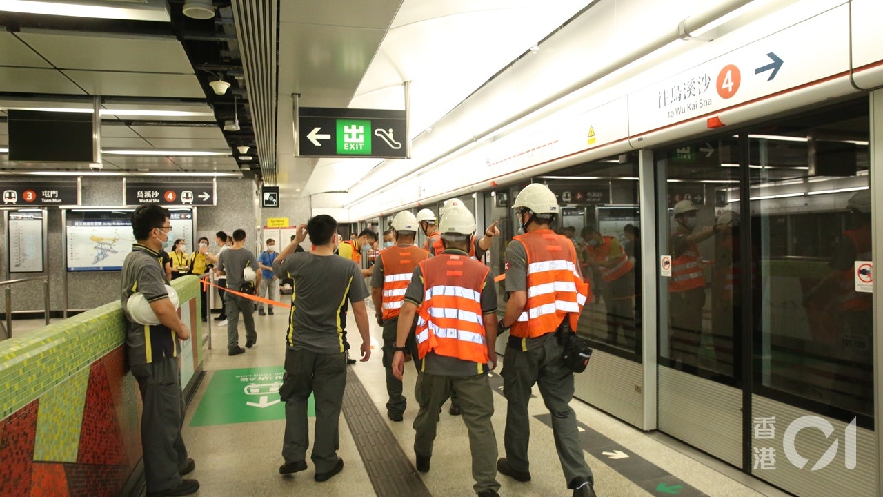 屯馬綫全綫開通第二日 何文田站電纜故障 搶修後服務回復正常 屯馬綫全綫開通第二日 何文田站電纜故障 搶修後服務回復正常