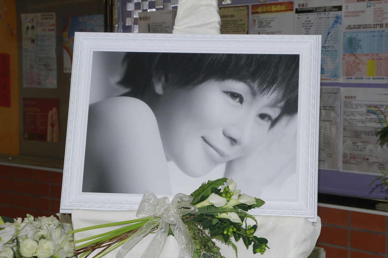 羅慧娟逝世9年,丈夫劉志敏依然思念亡妻,登報悼念。(VCG) 羅慧娟逝世9年,丈夫劉志敏依然思念亡妻,登報悼念。(VCG)