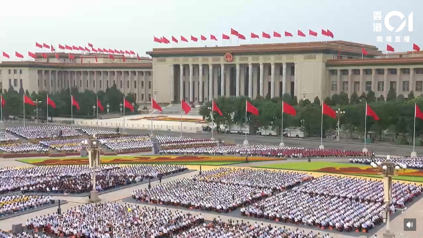 (01直播截圖) (01直播截圖)